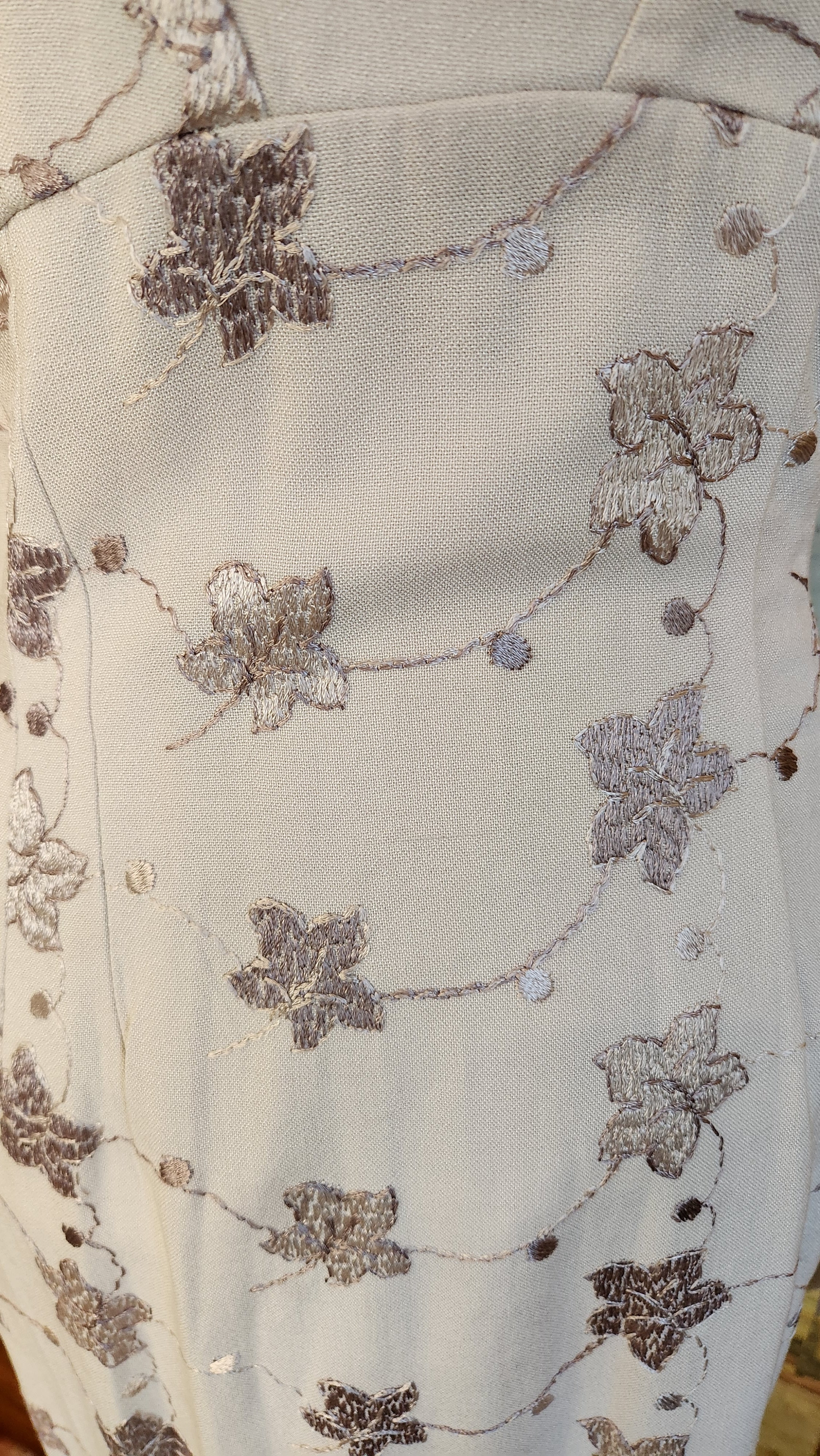 50s Beige And Taupe Embroidered Wiggle Dress - Image 5