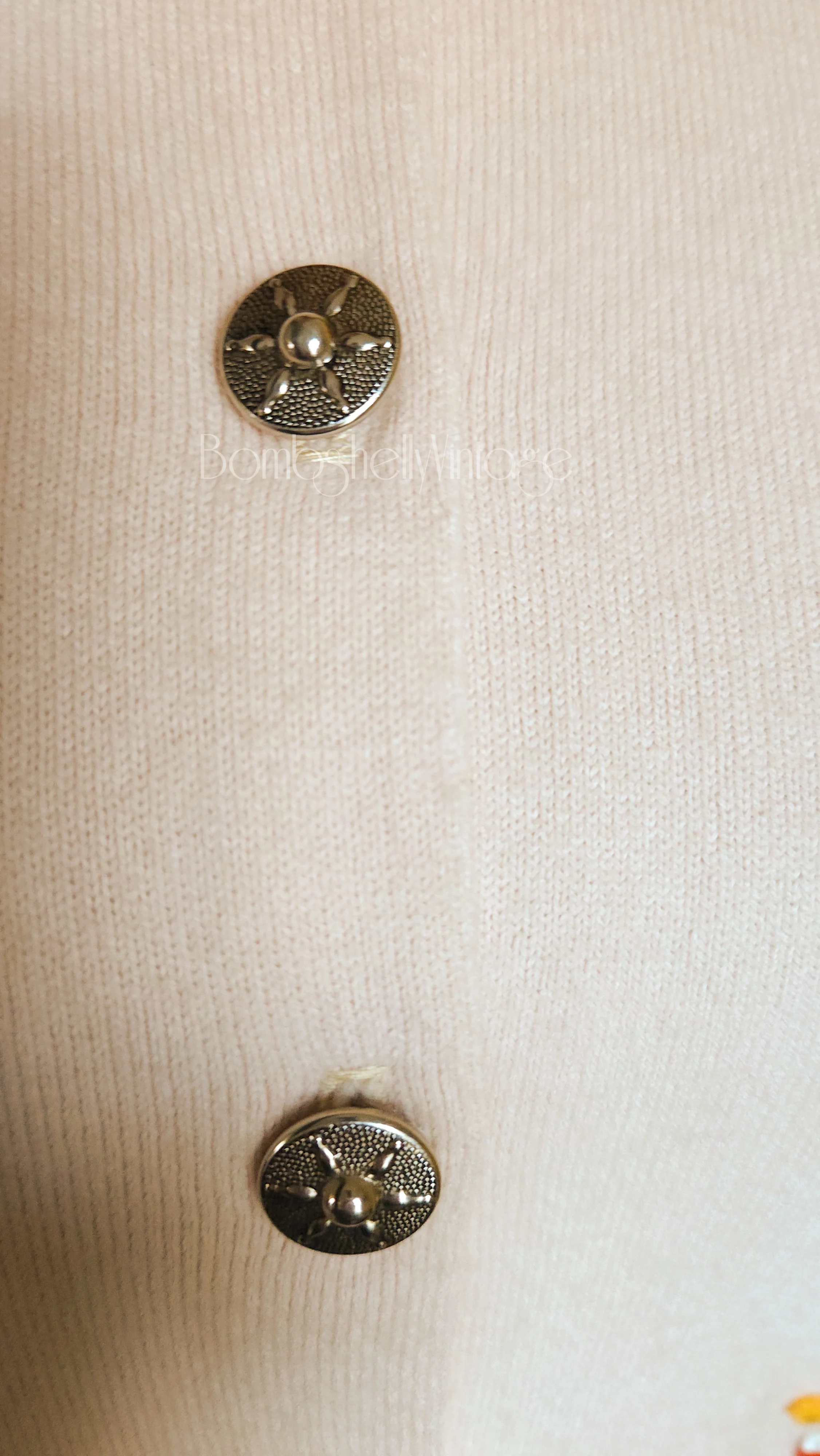 50s Beige Cashmere Cardigan With Golf Appliques By The Bamboo Shops - Image 5