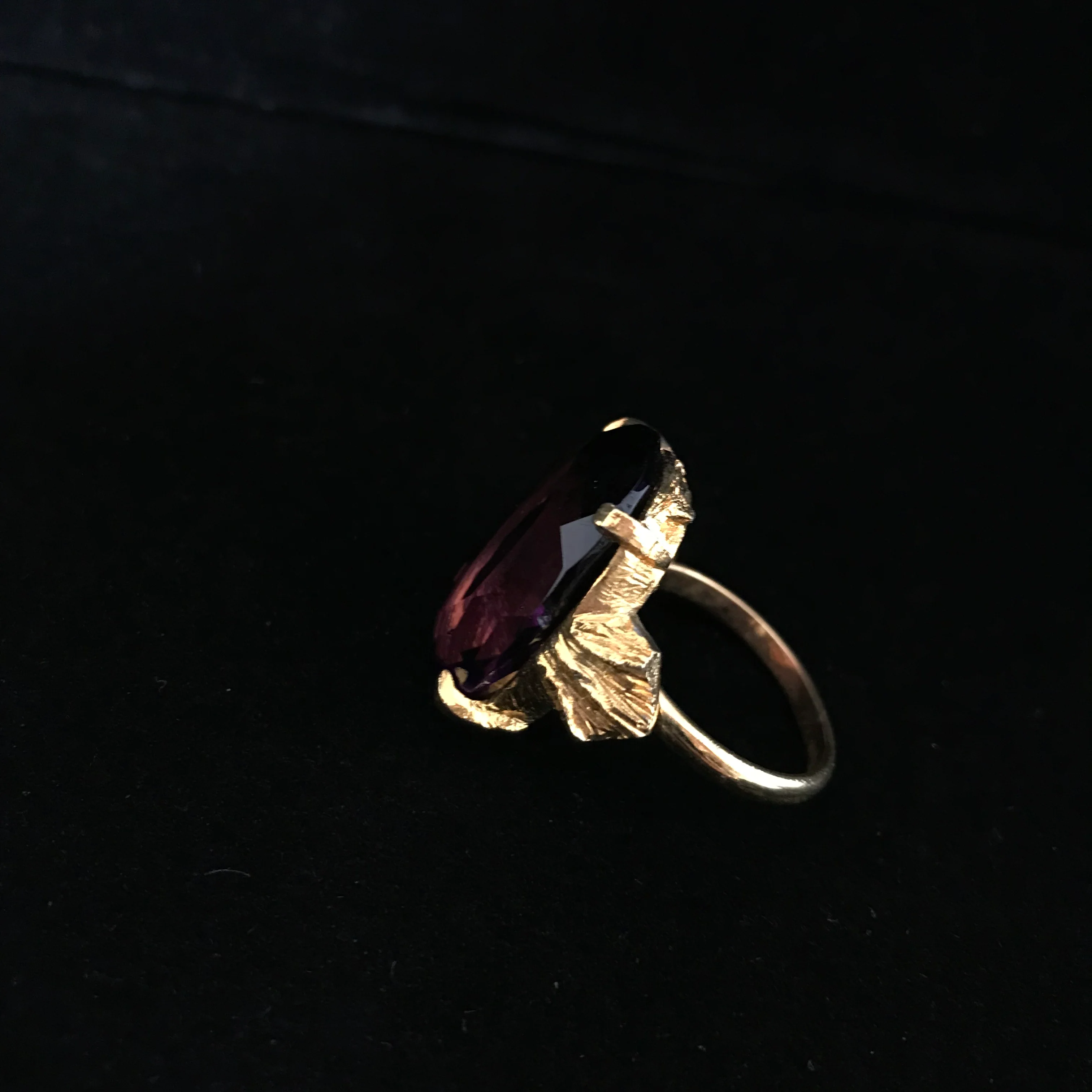50s Big Gold Purple Cut Glass Cocktail Ring Adjustable - Image 11