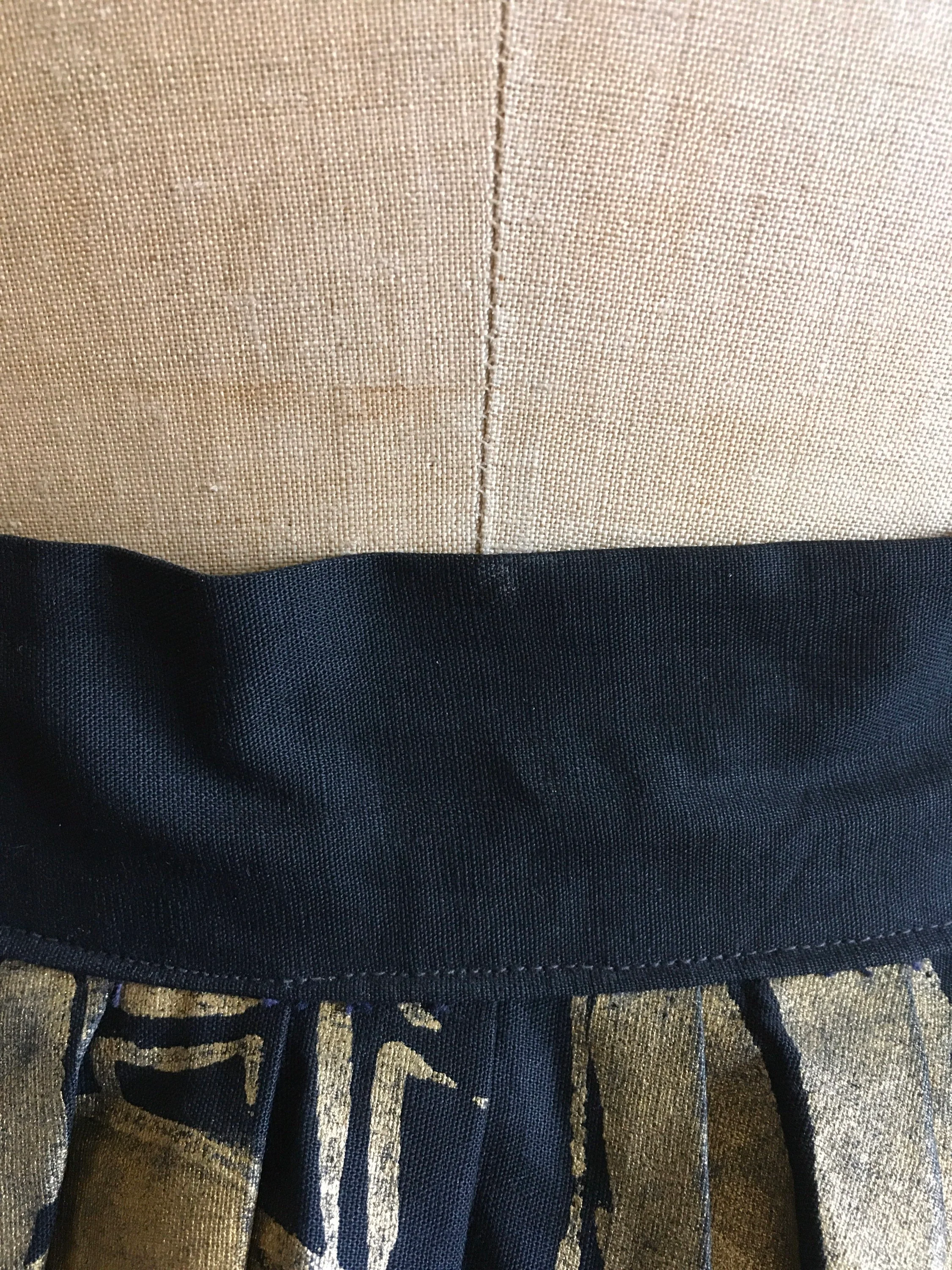 50's Black and Gold Circle Skirt with Roses And Bamboo Print - Image 9