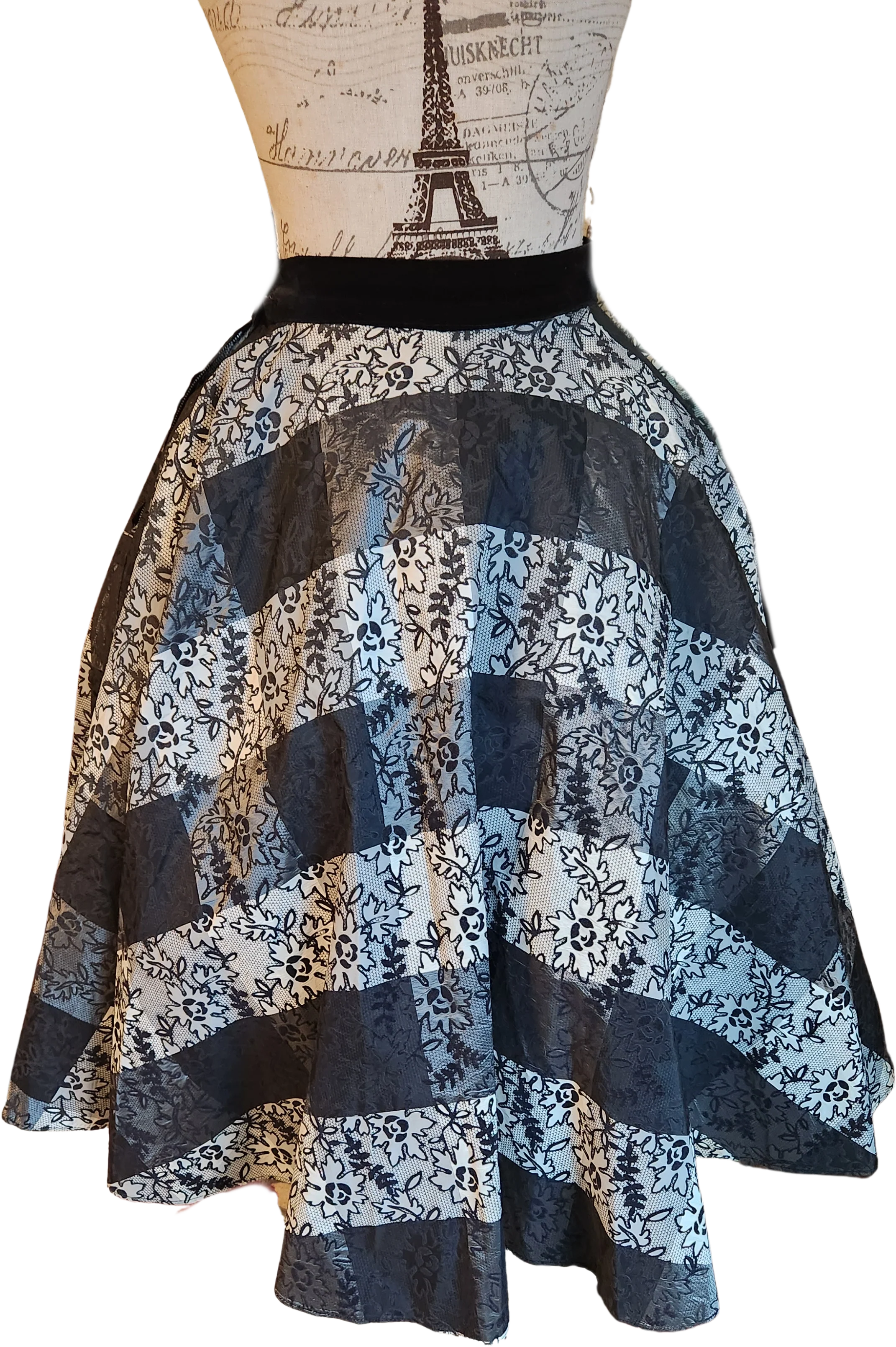 50s Black And White Floral Plaid Circle Skirt - Image 2