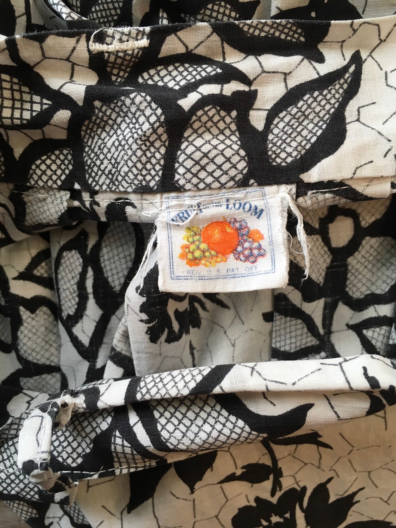 50's Black and White Lace Rose Striped Print by Fruit Of The Loom - Image 5