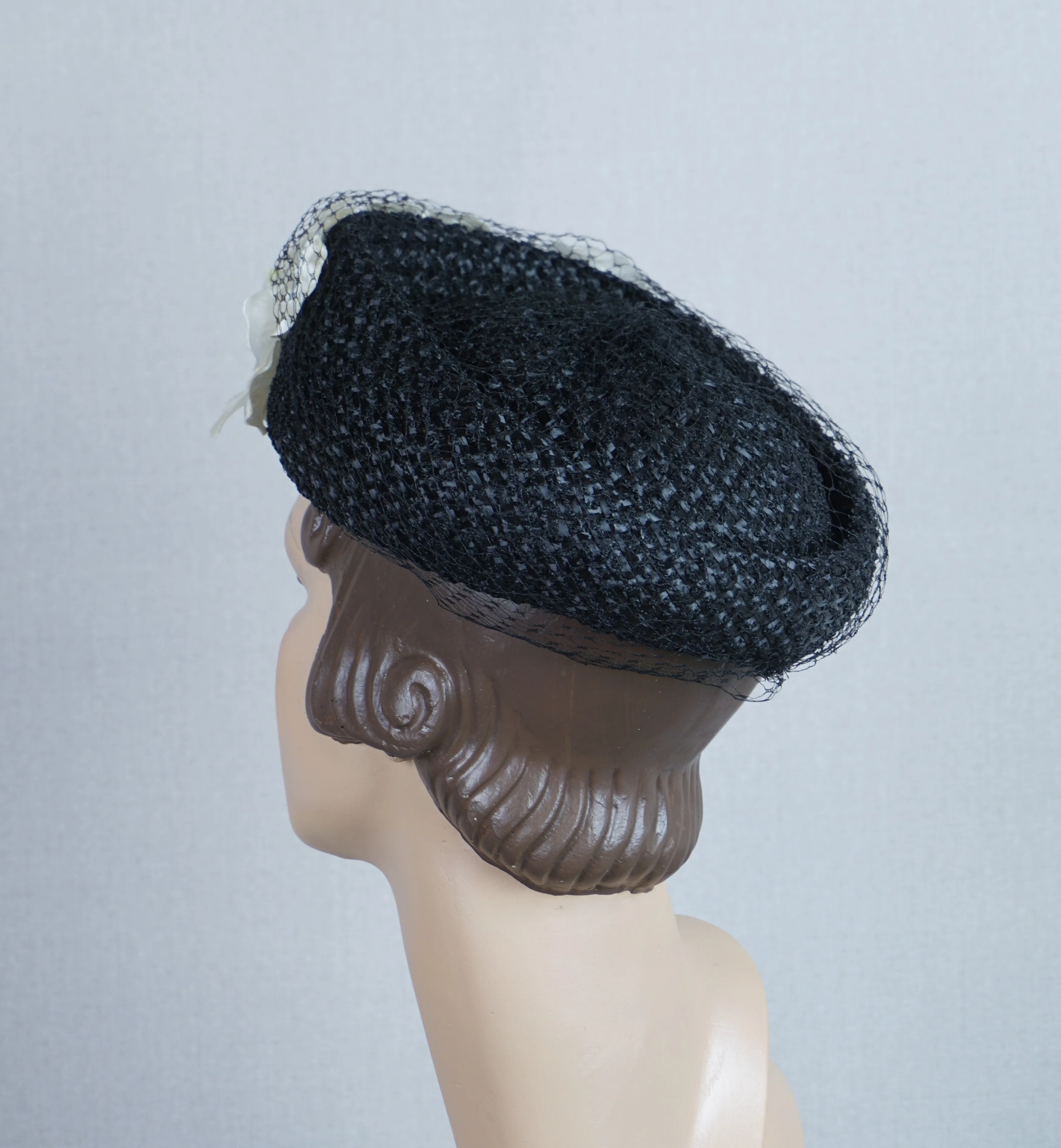 50s Black Straw Pillbox Hat With White Silk Florals - Image 5