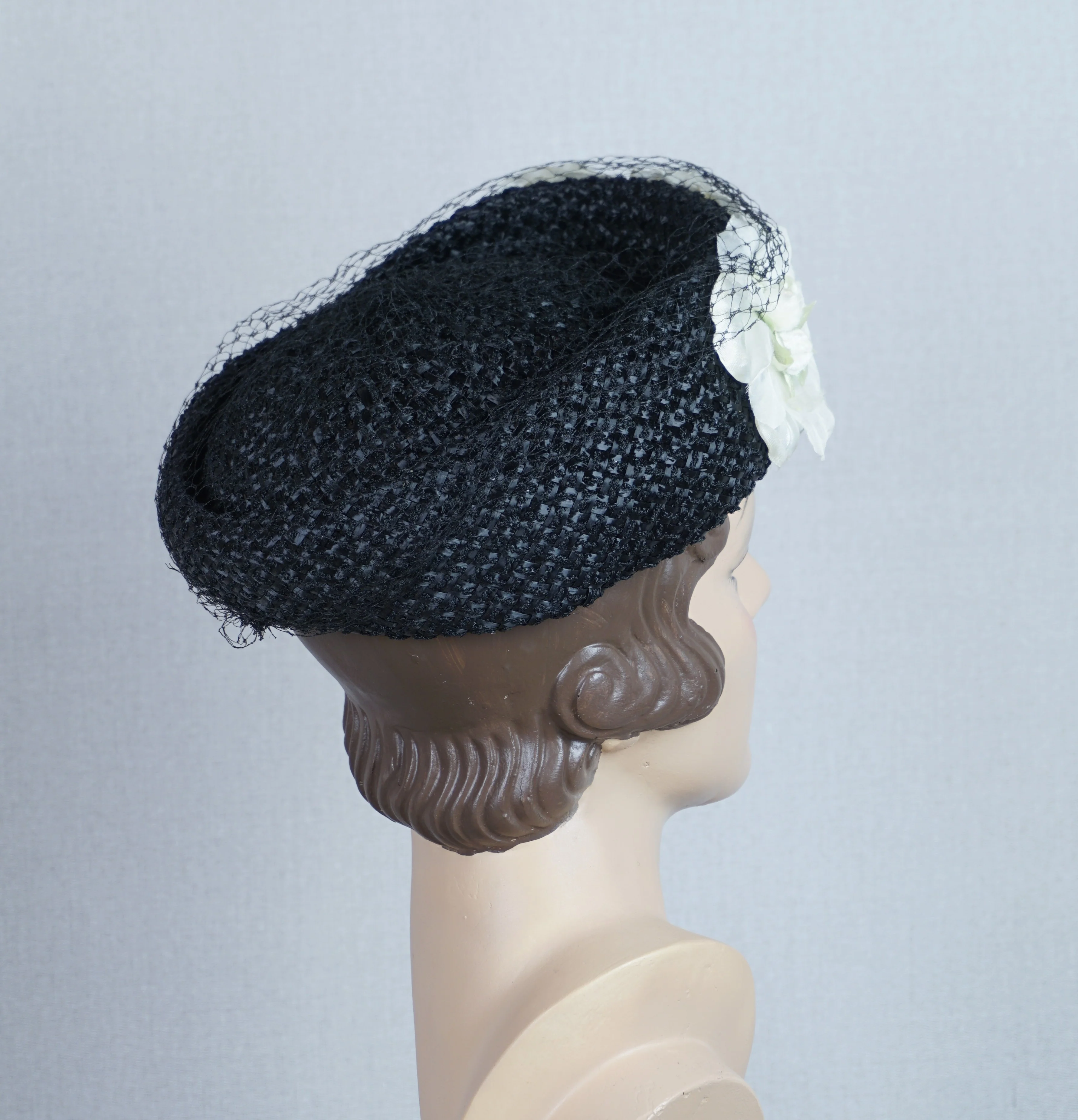 50s Black Straw Pillbox Hat With White Silk Florals - Image 6