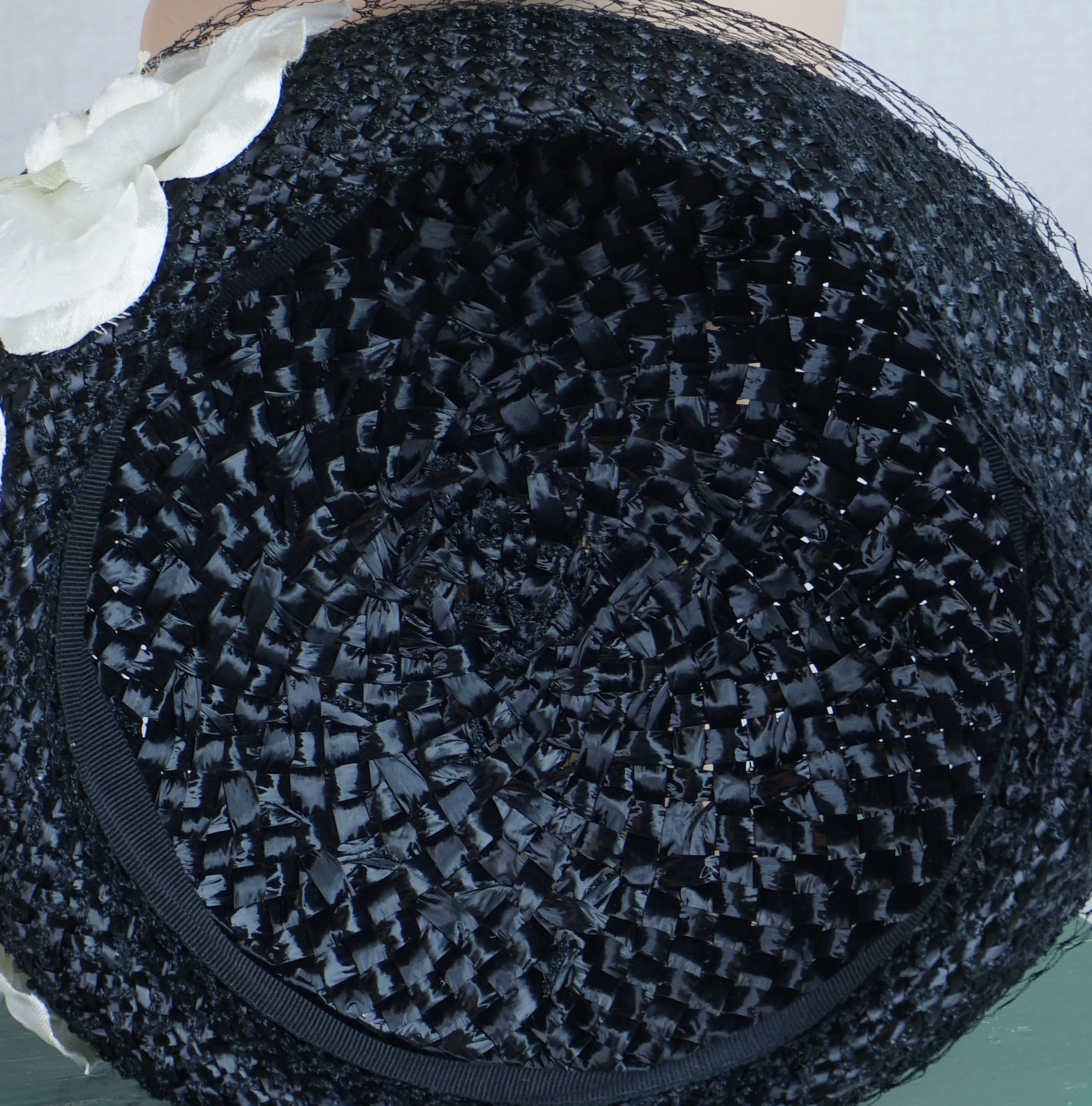 50s Black Straw Pillbox Hat With White Silk Florals - Image 7