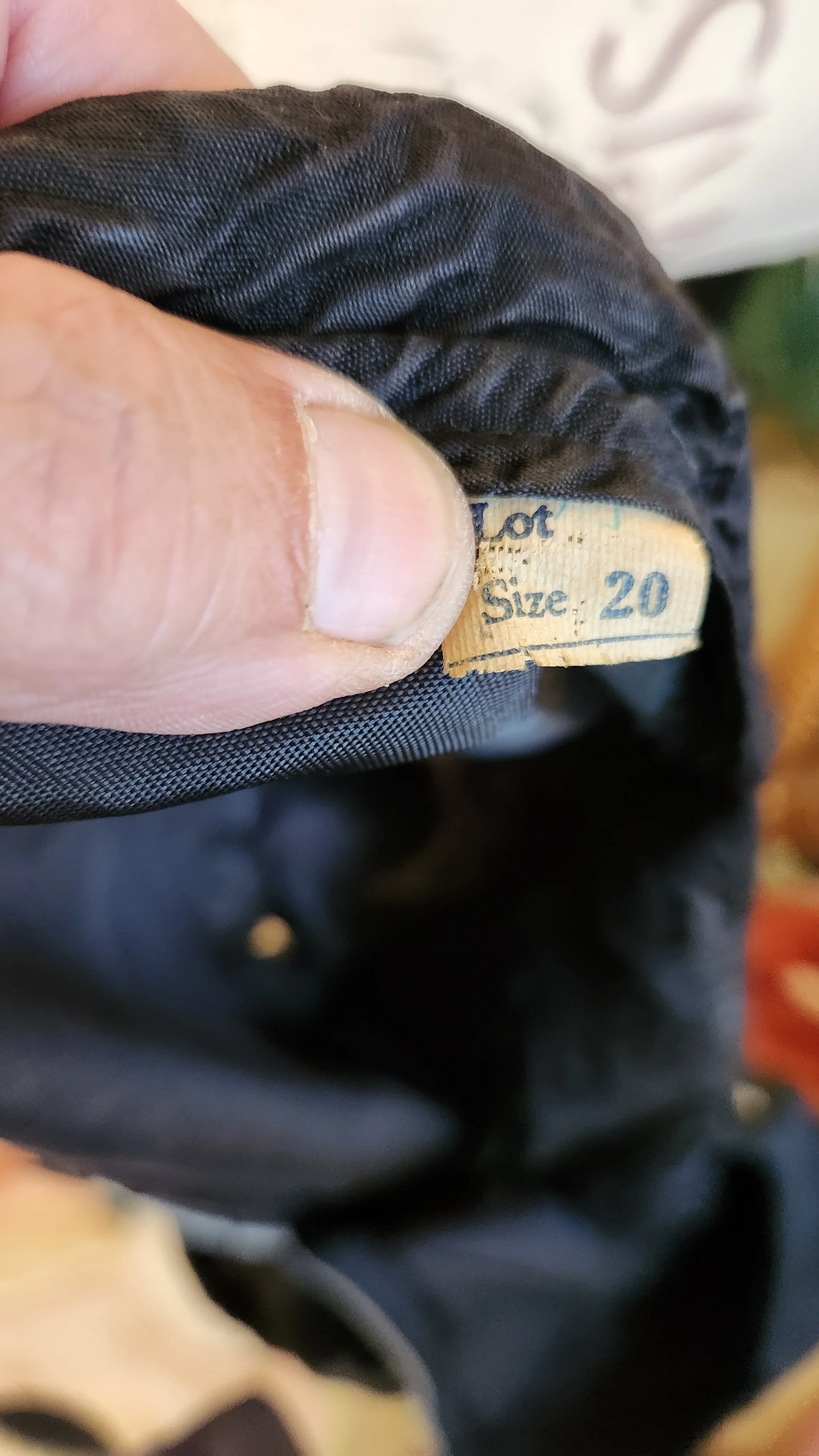 50s Black Textured Silk Cocktail Dress With Bow Detail - Image 10