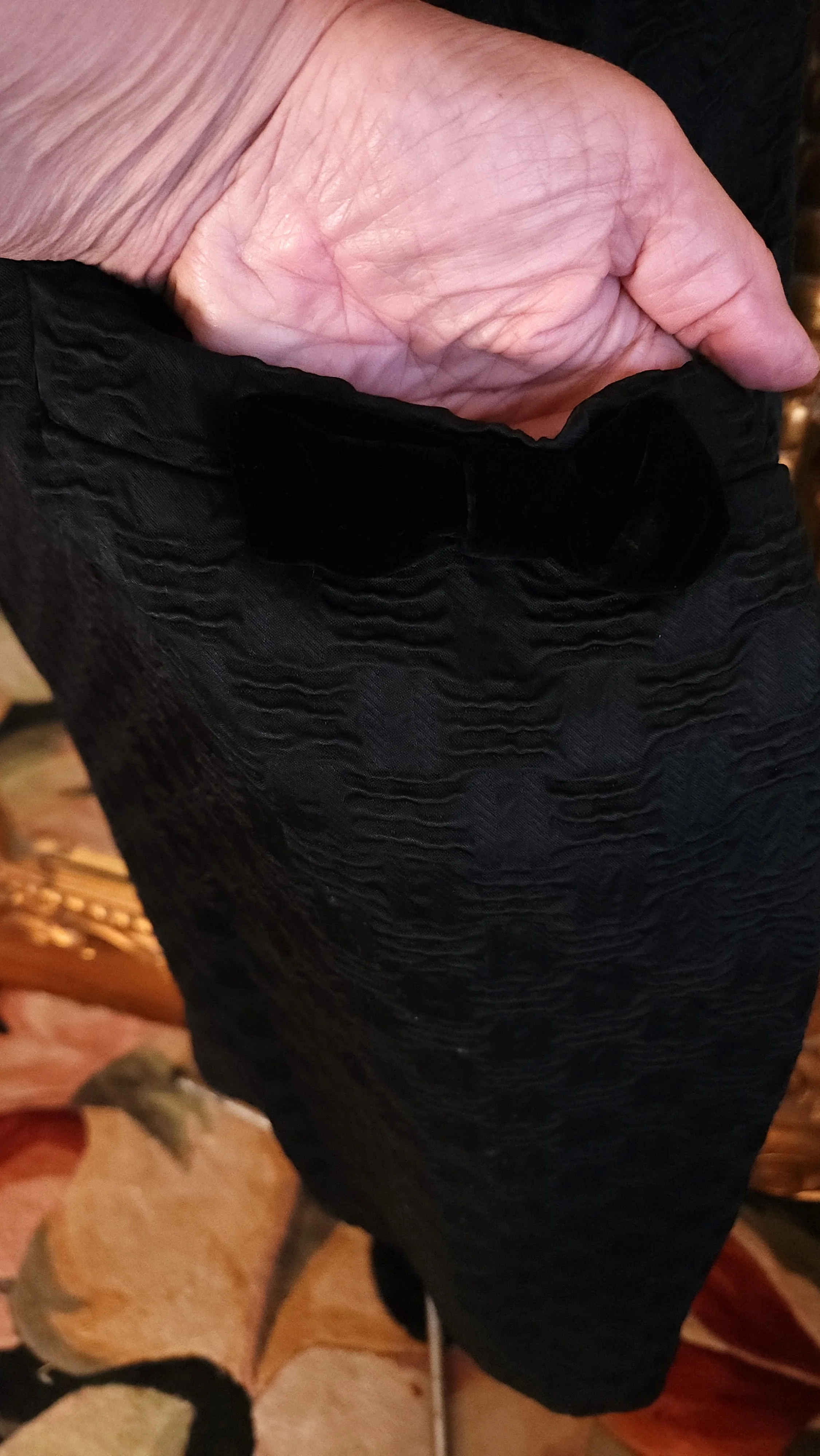 50s Black Textured Silk Cocktail Dress With Bow Detail - Image 8