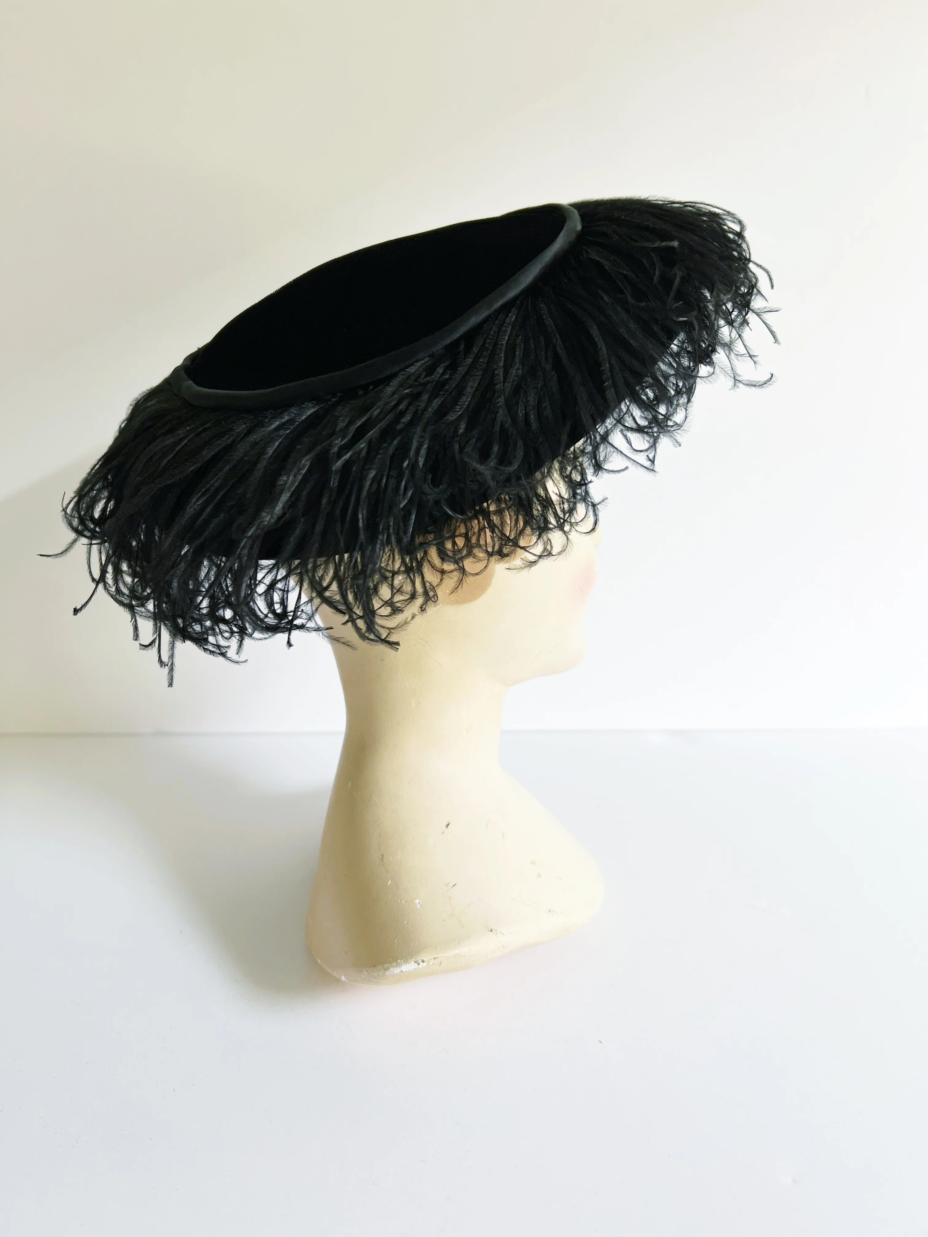 50s Black Velvet And Ostrich Feather Platter Hat By Gene Doris - Image 4