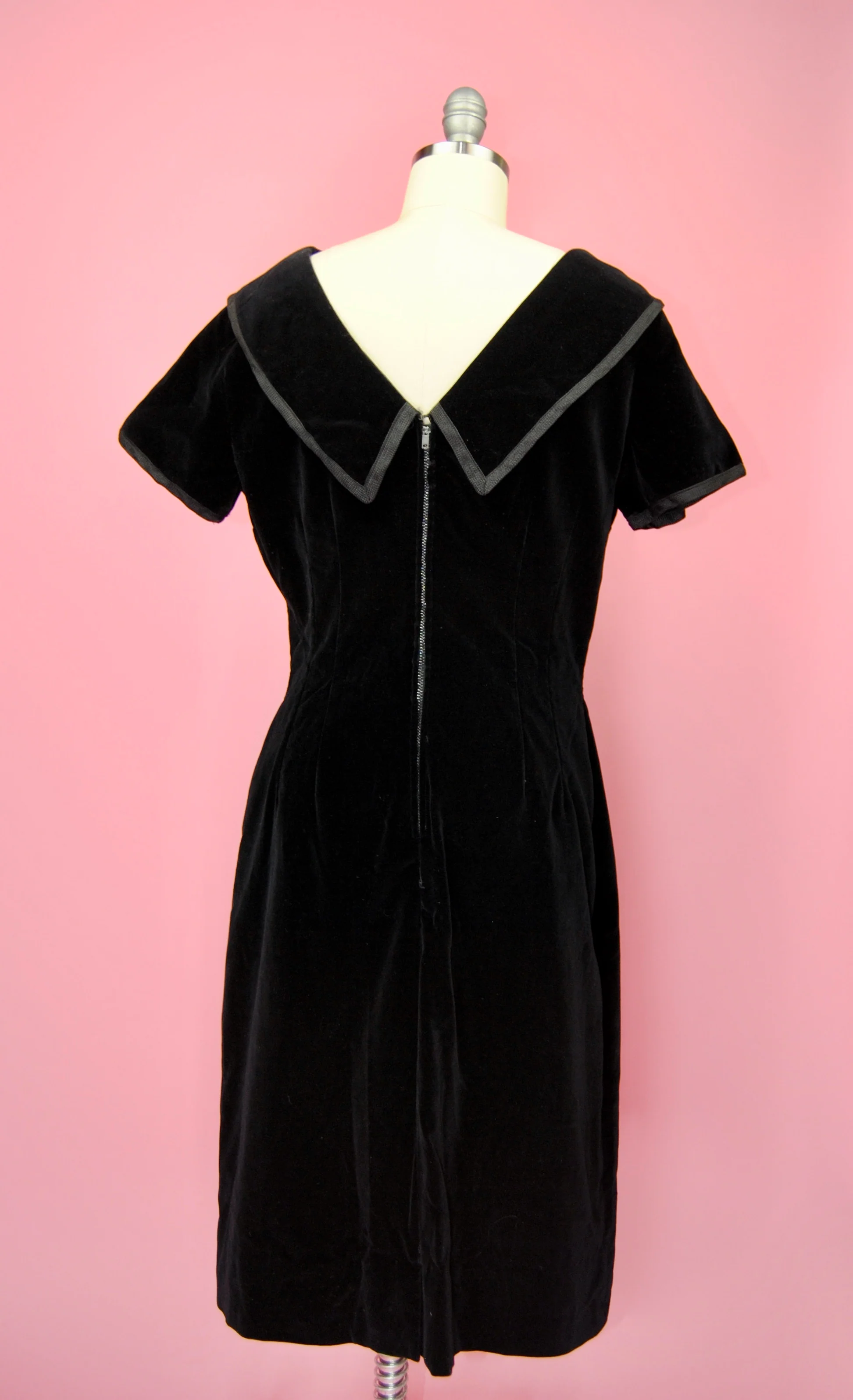 50s Black Velveteen Cocktail Holiday Dress With Trim By Gilden Juniors - Image 12