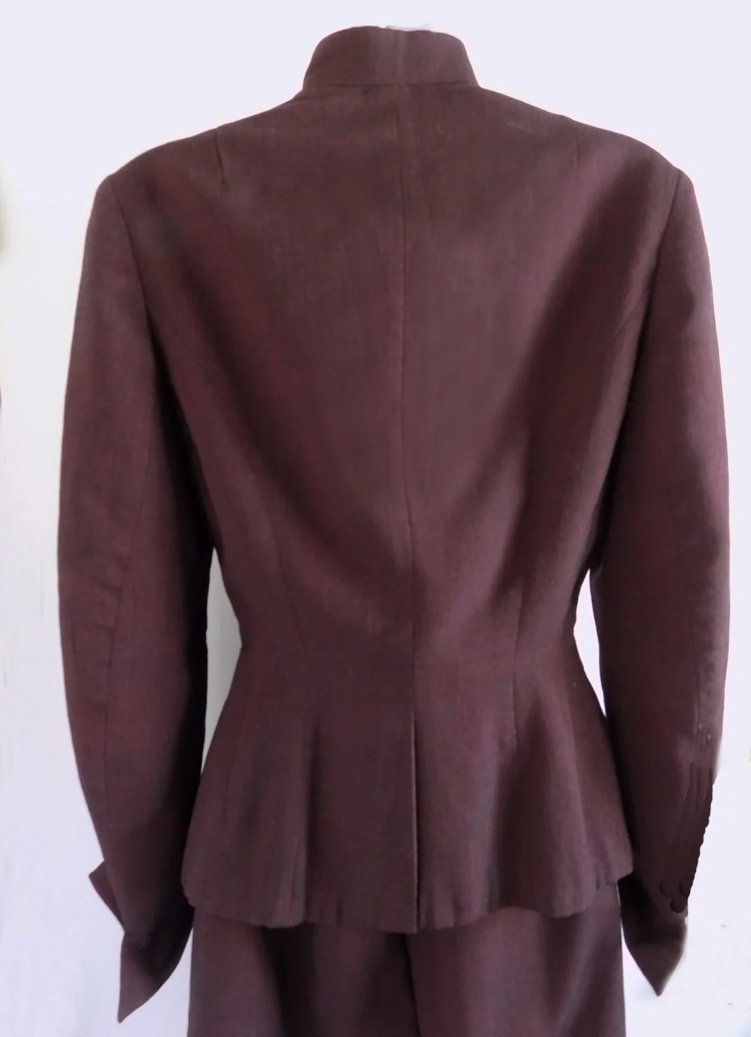 50s Burgundy Wool Woman's Suit with Adjustable Collar Hollywood Stage Tv Lauren Bacall Lois Lane Myna Loy - Image 5