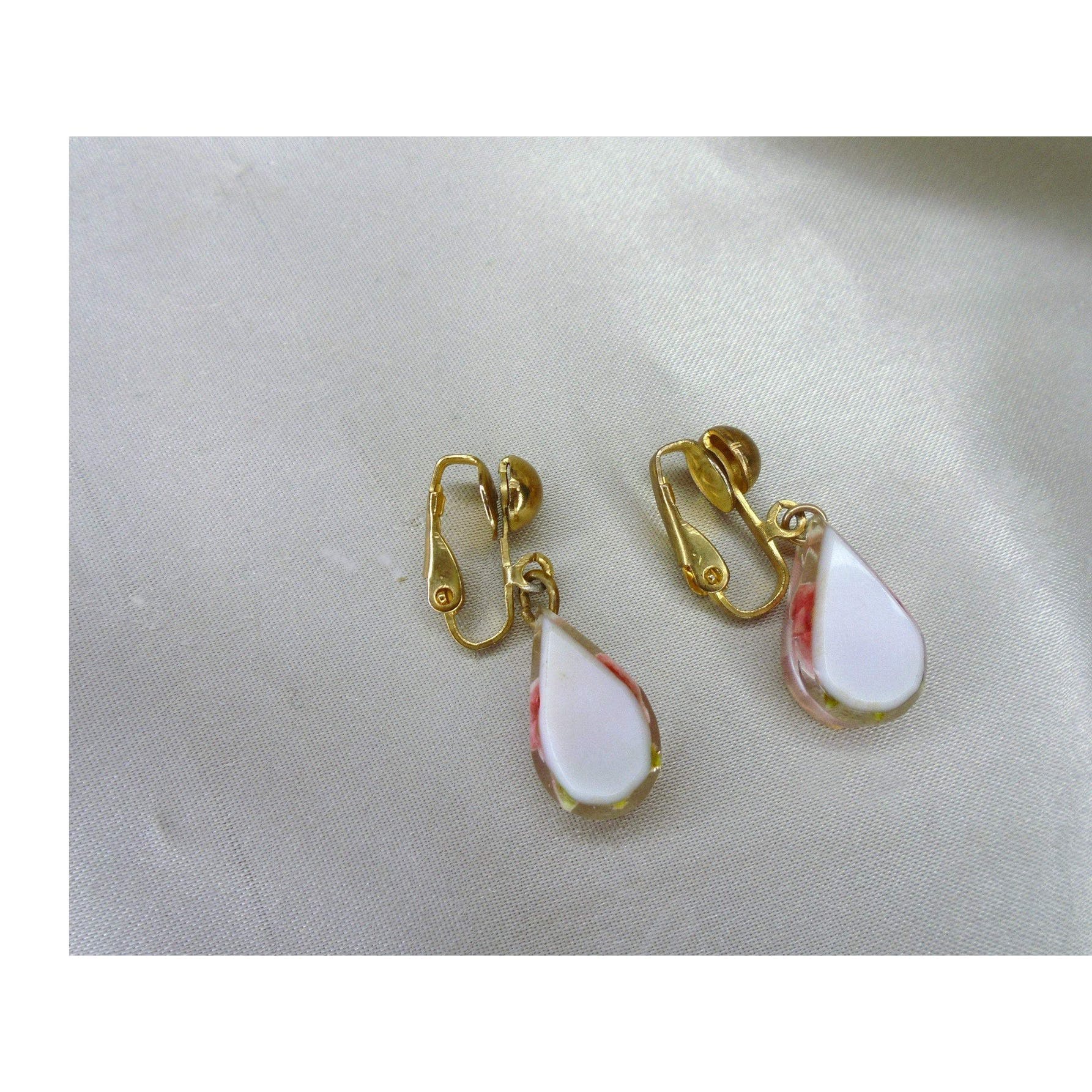 50s Clip On Earrings Small Carved Lucite Dangles - Image 2