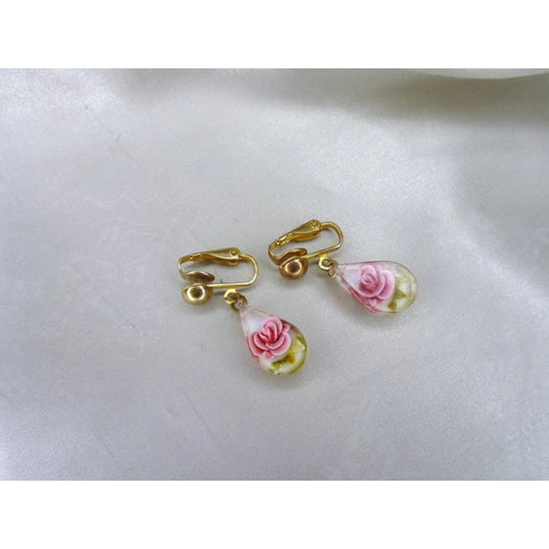 50s Clip On Earrings Small Carved Lucite Dangles - Image 7