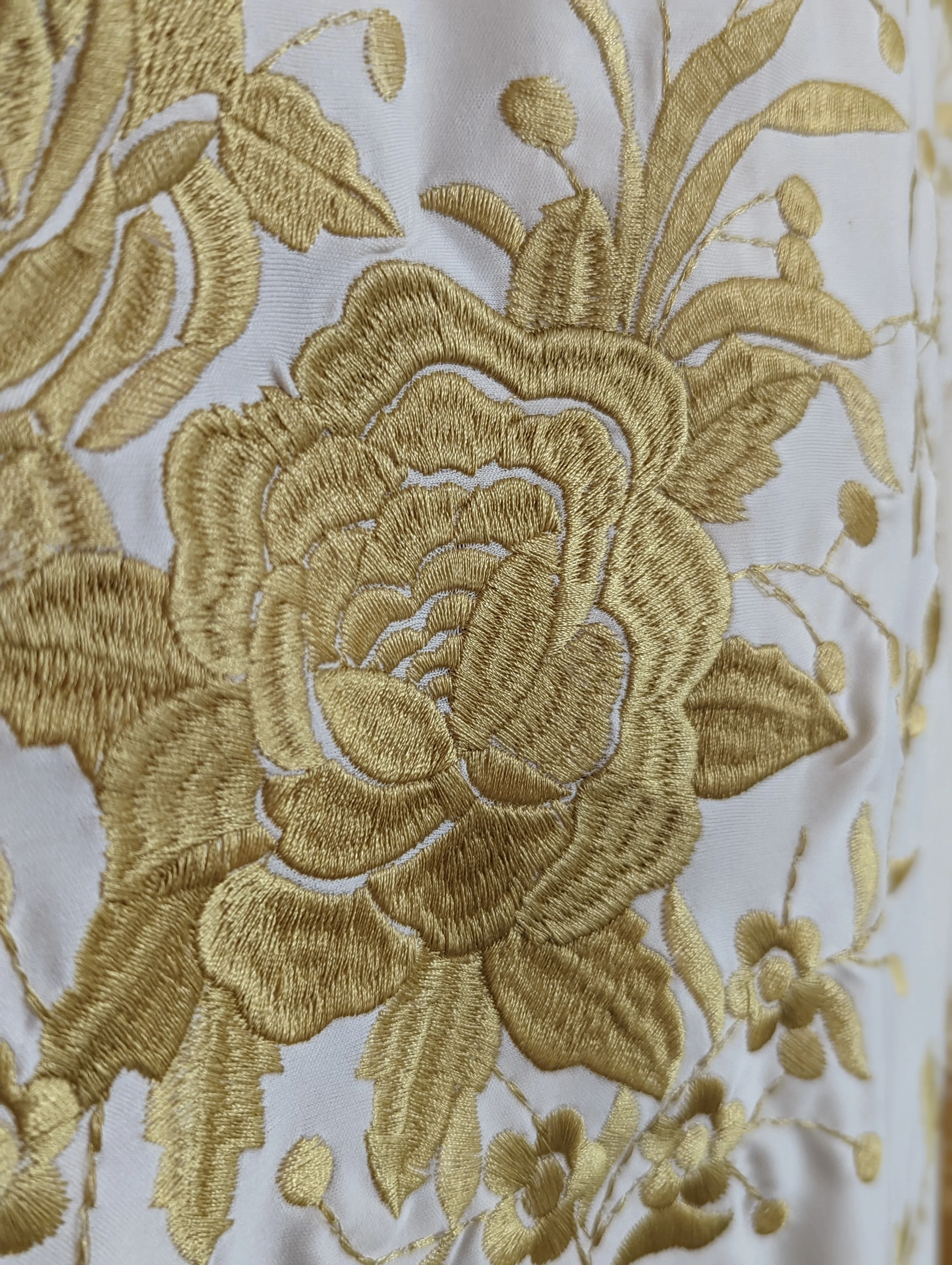 50s Cream and Gold Floral Piano Shawl Wrap On Off White Background Embroidered with Knotted Macrame Fringe In Rayon - Image 2