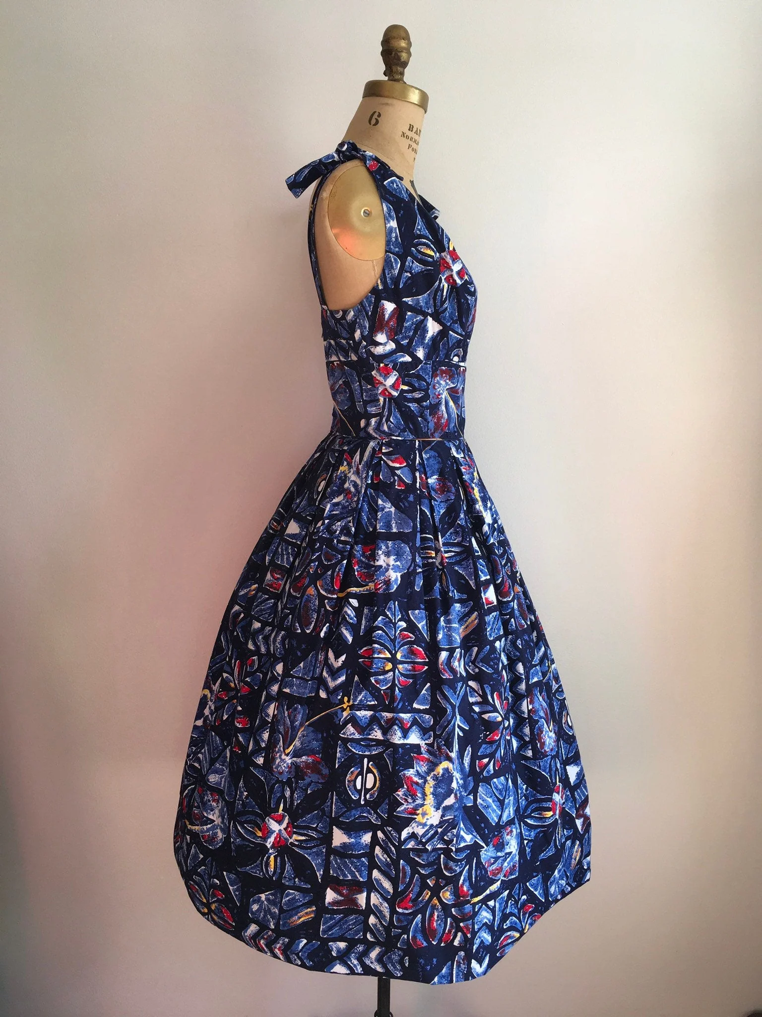 50's Dark Blue Hawaiian Floral Tiki Sundress by Hale Hawaii - Image 3