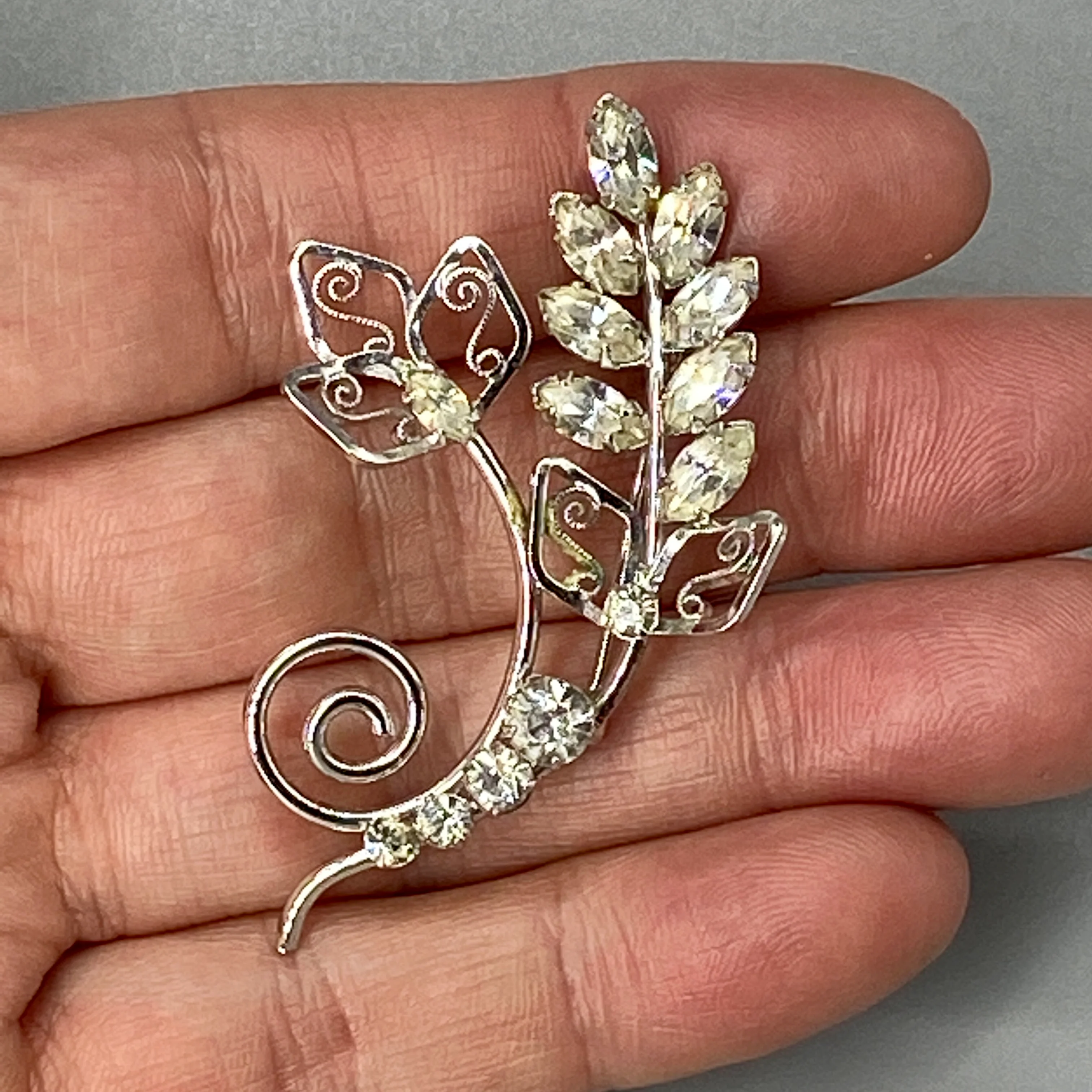 50s Darling Rhinestone Brooch Fern Leaves Floral Motif By Tru-Kay - Image 10