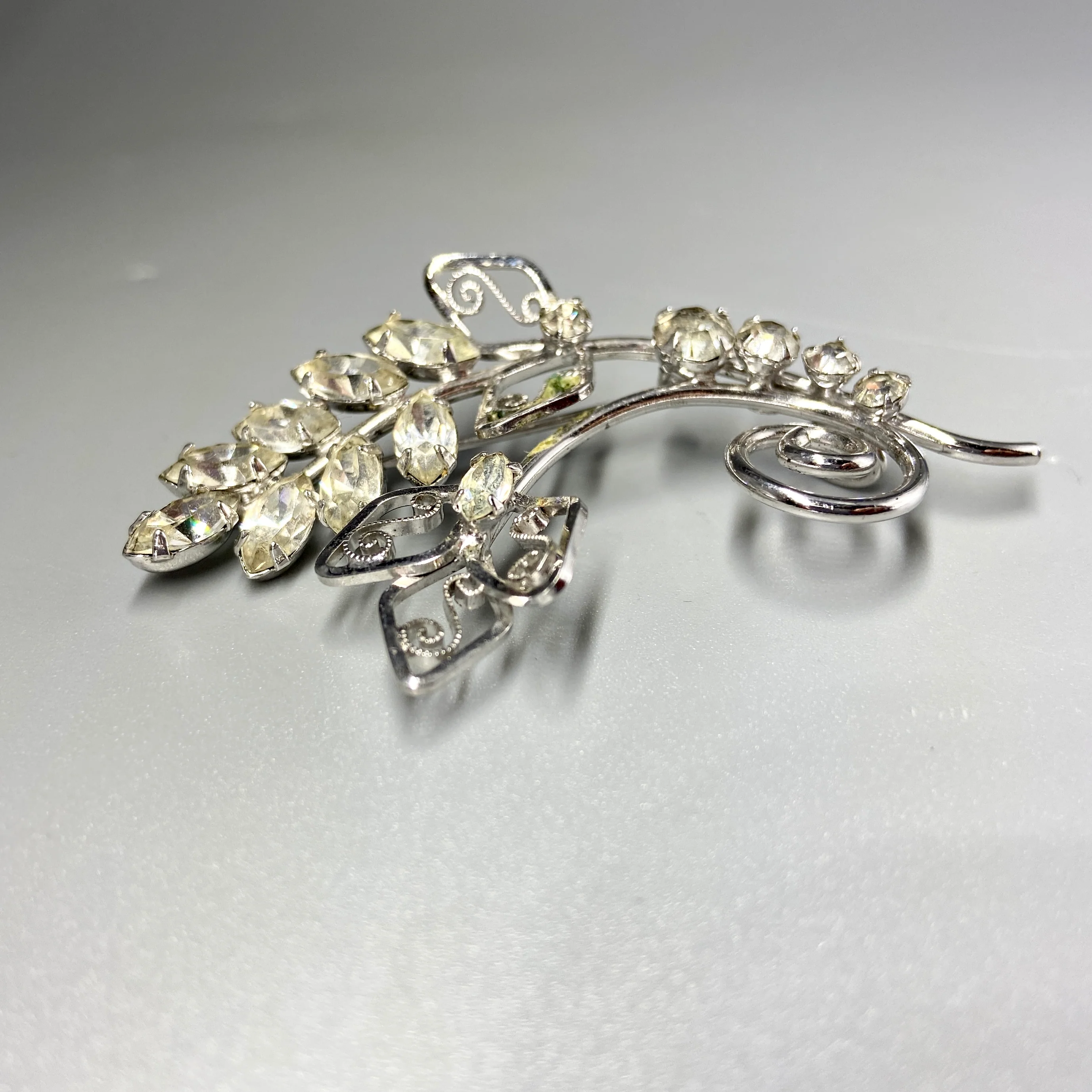 50s Darling Rhinestone Brooch Fern Leaves Floral Motif By Tru-Kay - Image 4