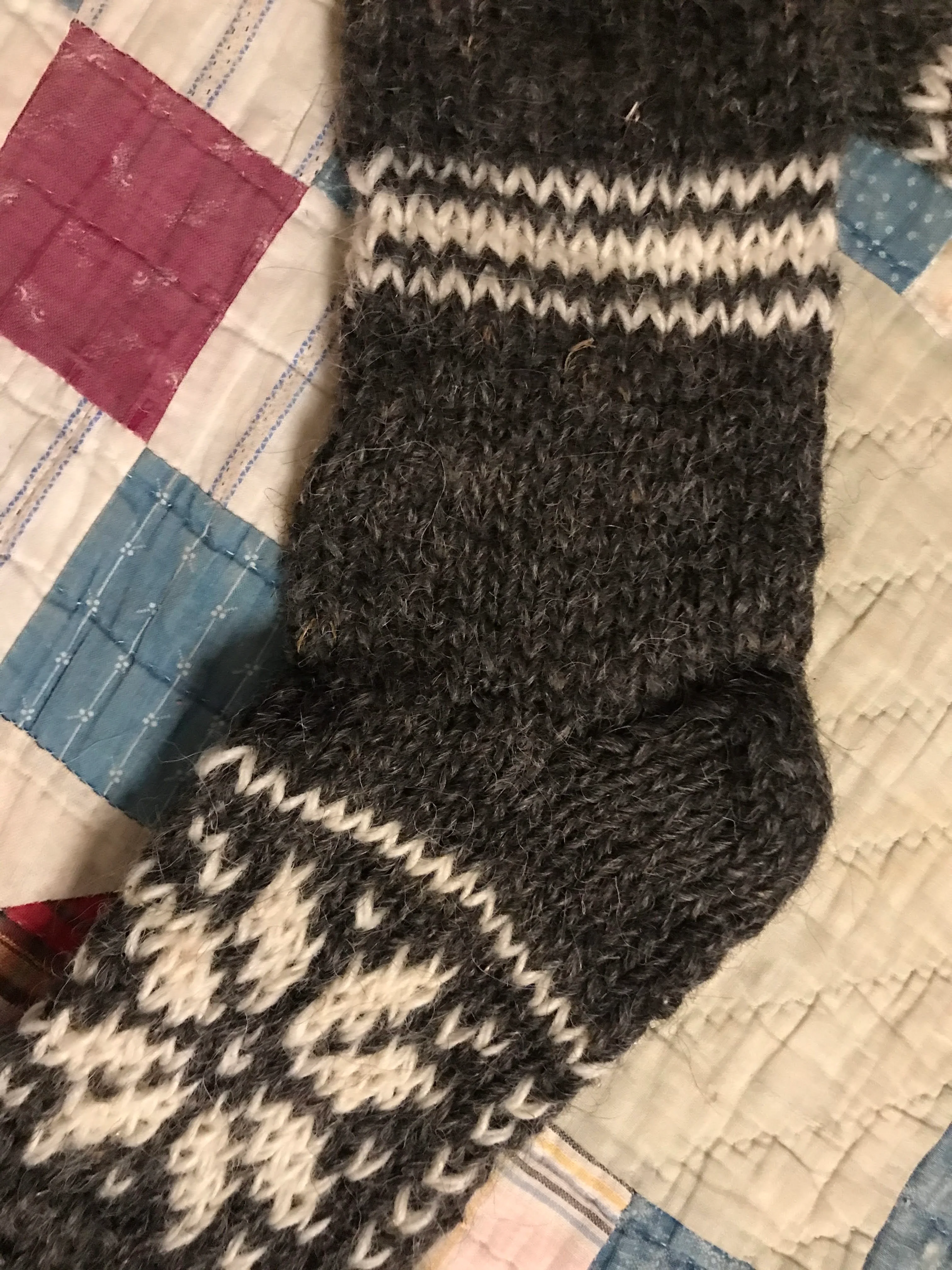 50s Deadstock Hand Knit Fair Isle Wool Gray Socks - Image 5