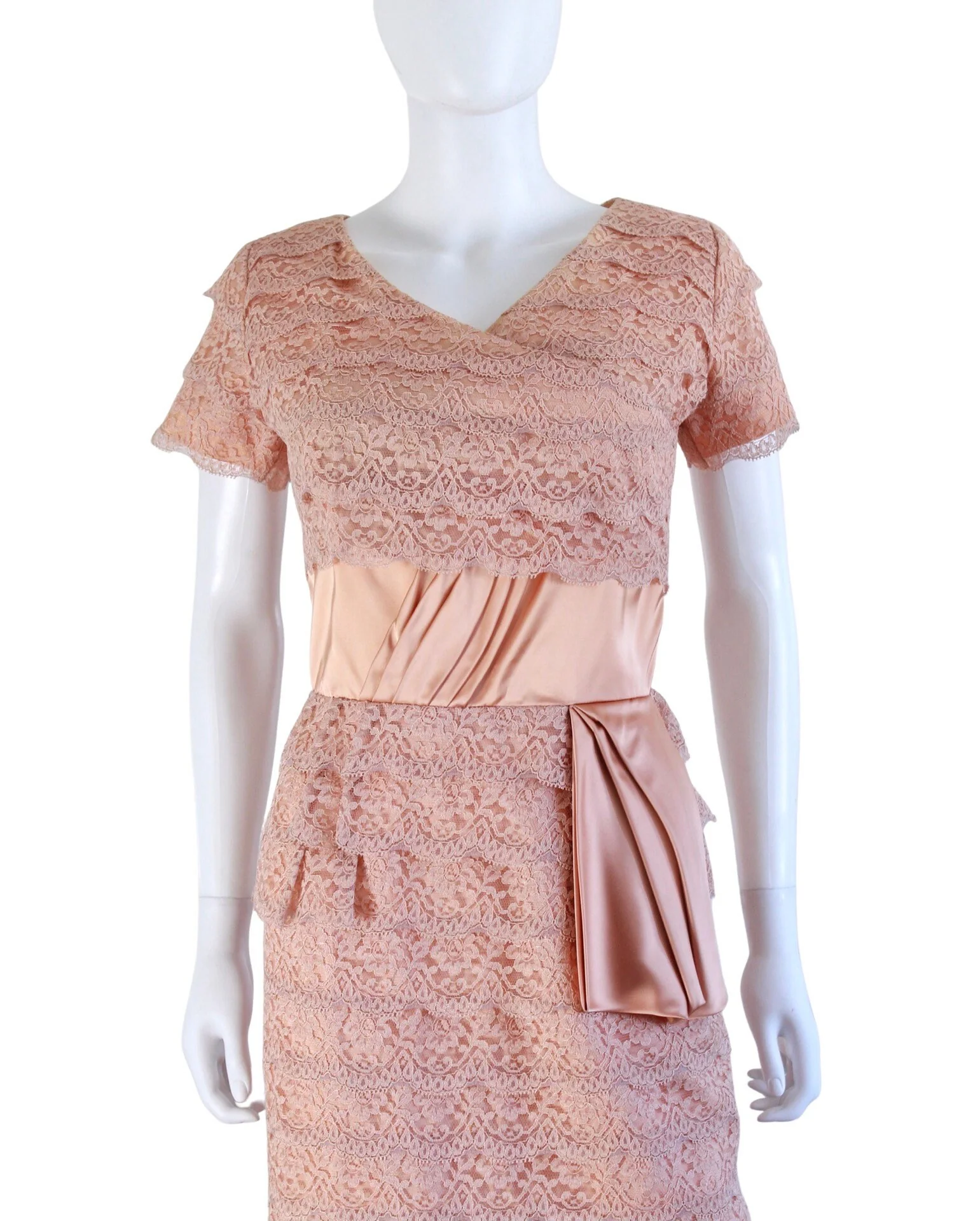 50s Dusky Peach Satin and Lace Wiggle Cocktail Dress - Image 3