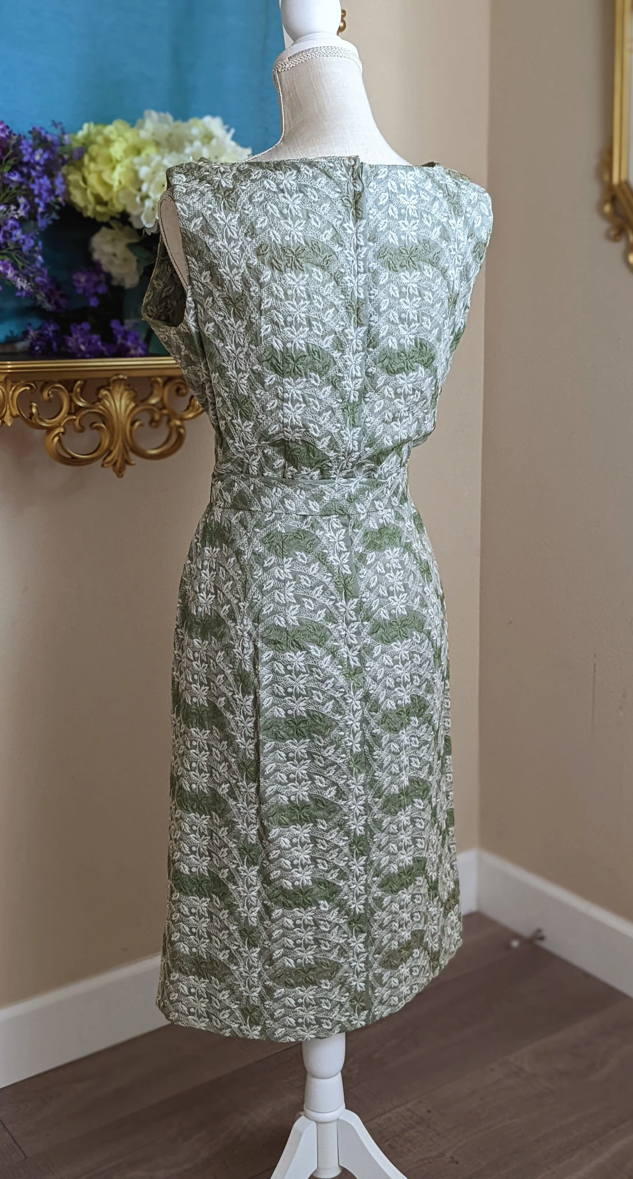 50s Embroidered Wiggle Dress with Matching Belt In Green and Cream - Image 2