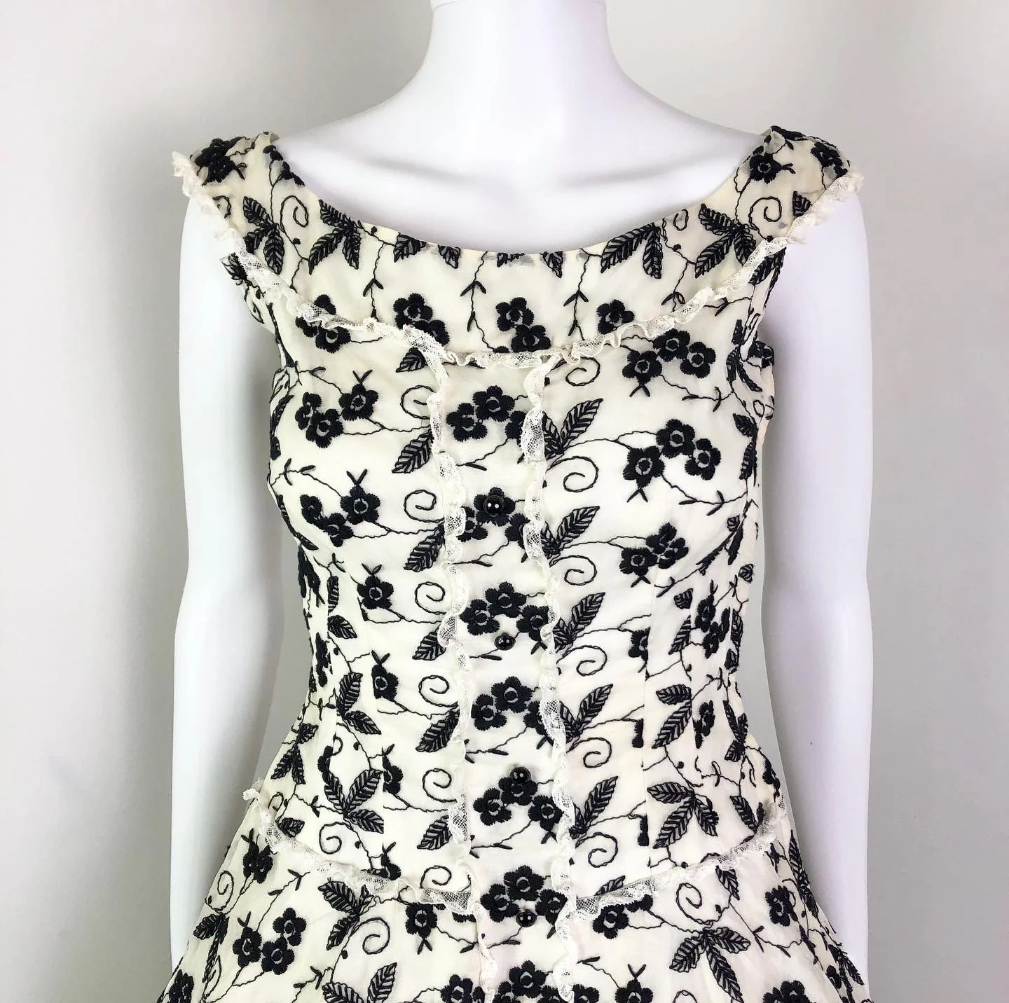 50s Fit And Flare Cream With Black Embroidery Dress - Image 4