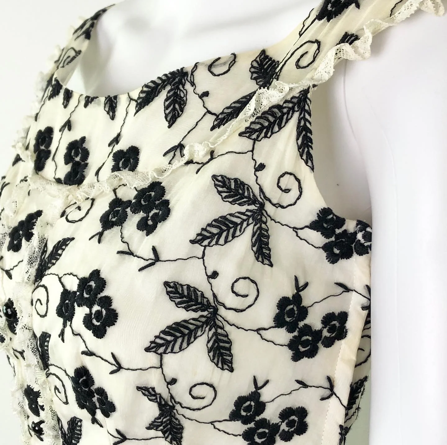 50s Fit And Flare Cream With Black Embroidery Dress - Image 6