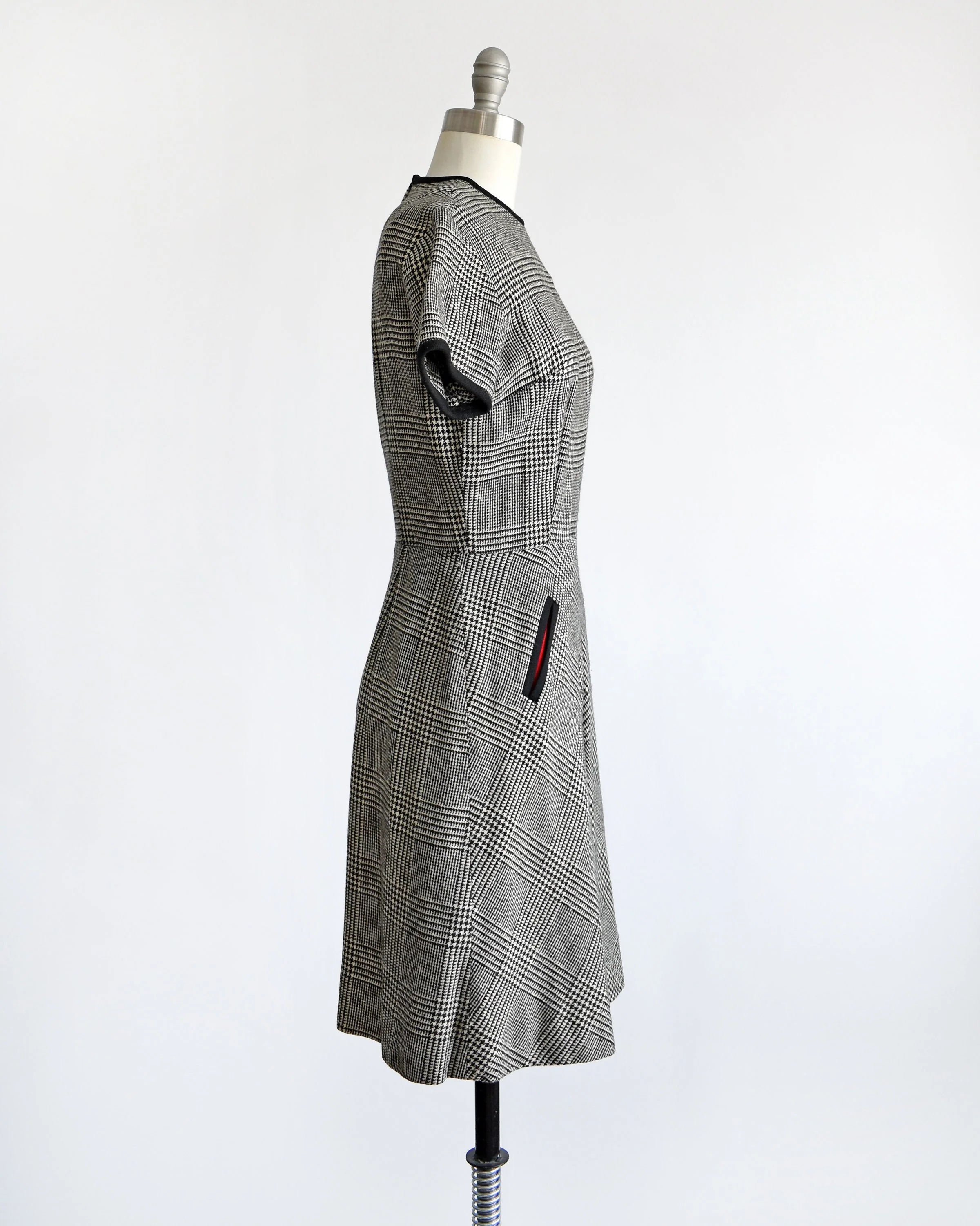 50s Houndstooth Dress Vintage 60s Dress, Black and White Plaid Wool Dress with Red Pockets, Small - As Is by ILGWU - Image 3