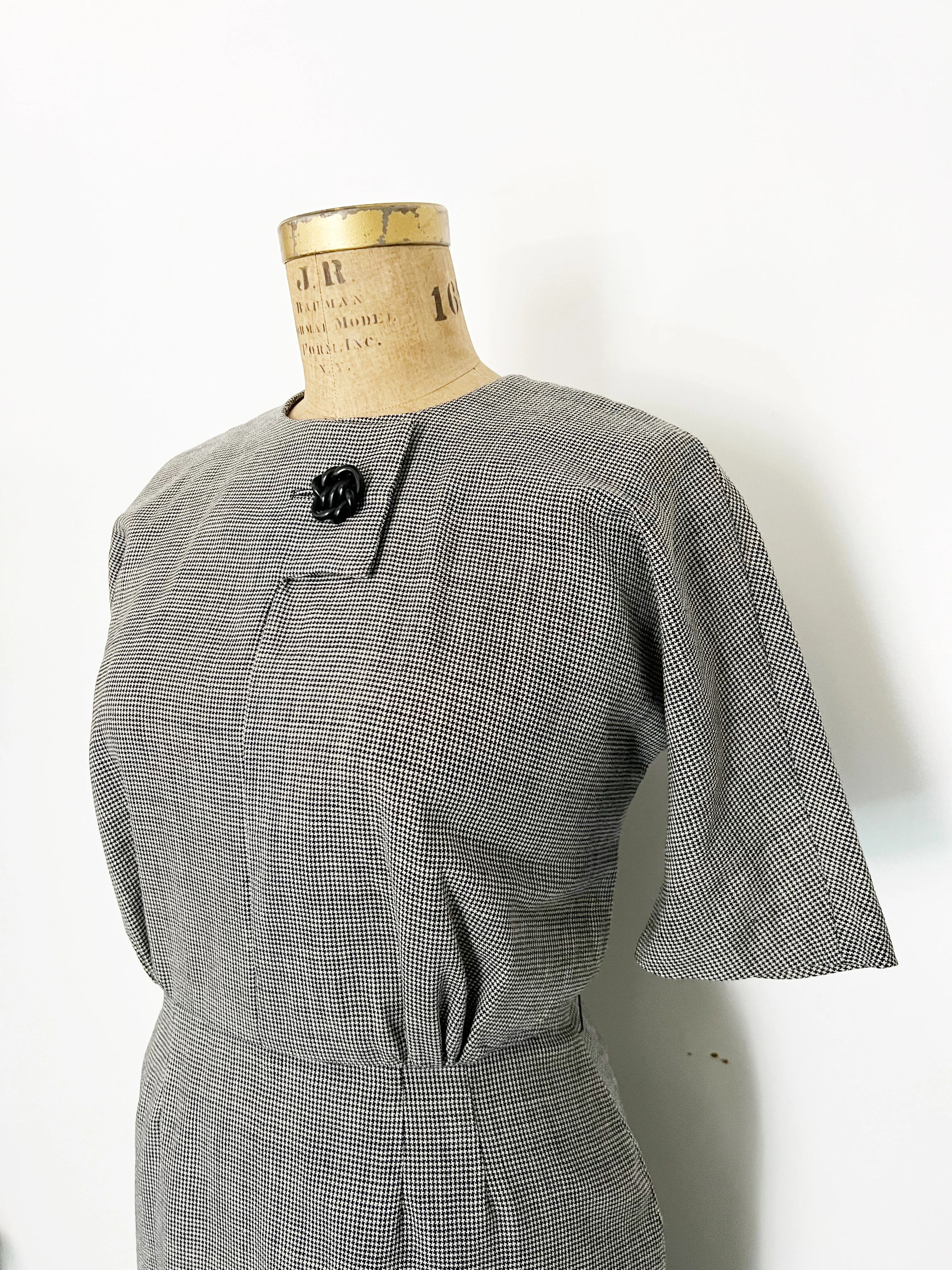 50s Houndstooth Wool Sheath Dress - Image 3