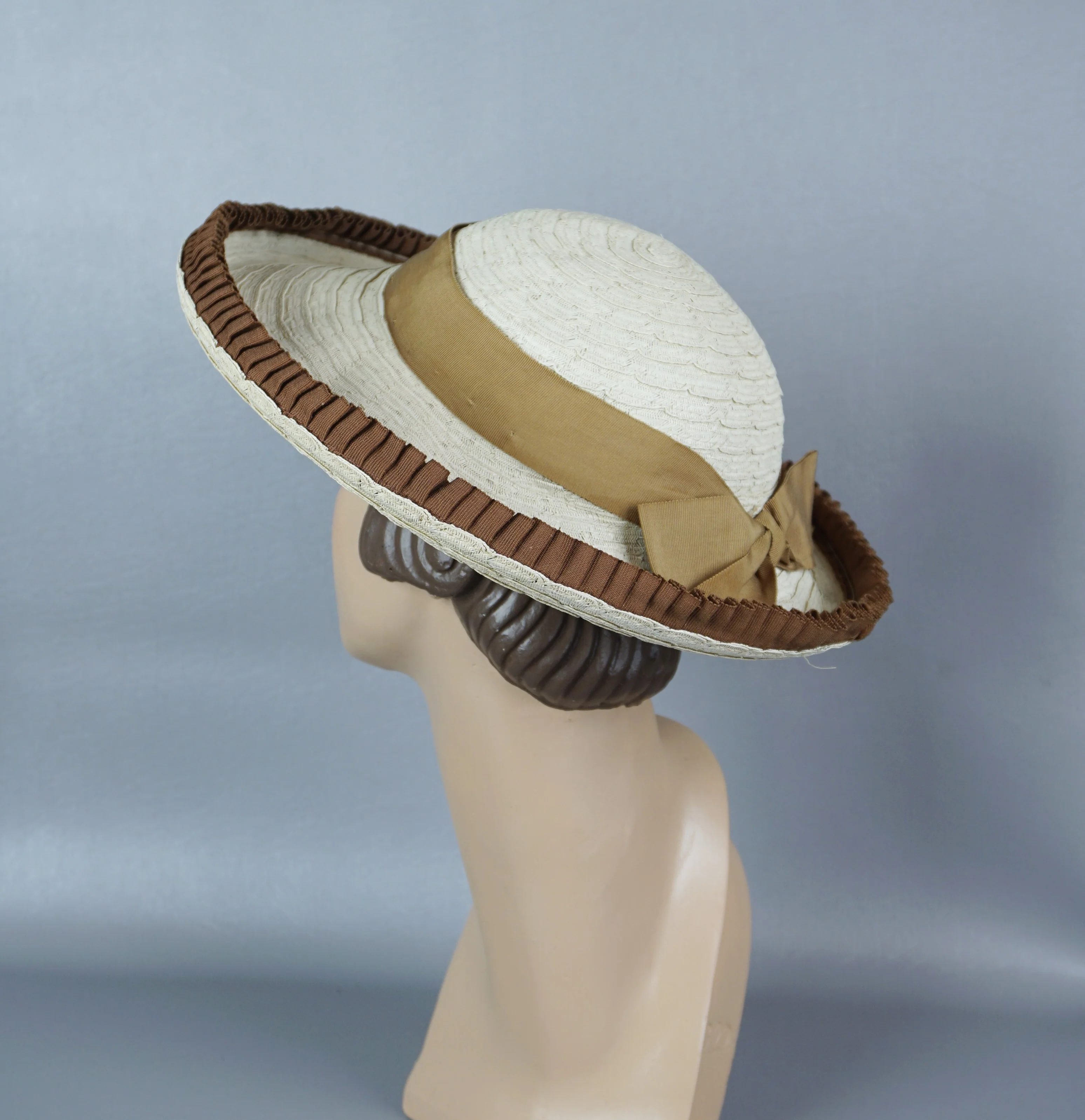 50s Ivory And Taupe Wide Brim Straw Sun Hat - Image 6
