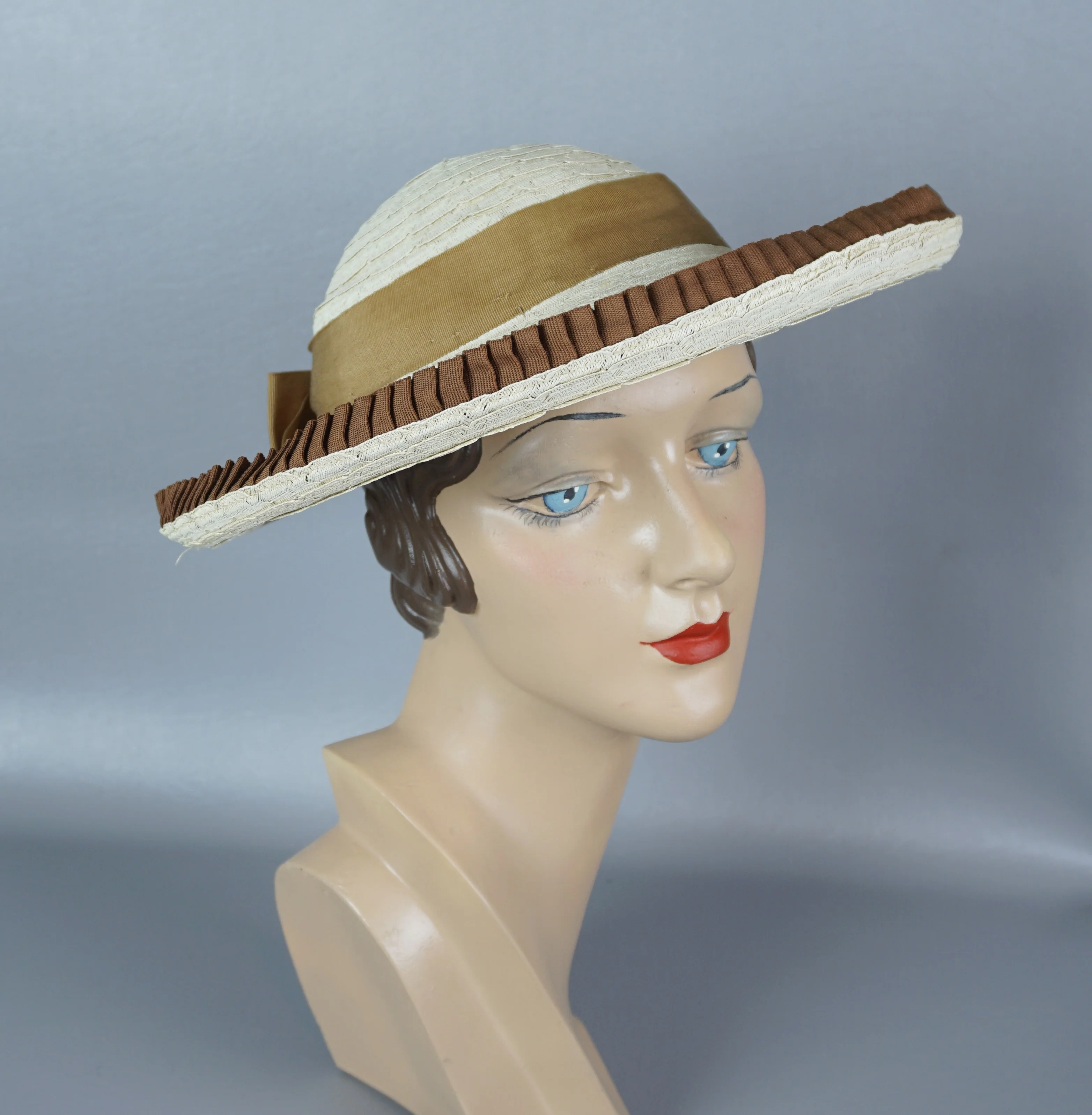 50s Ivory And Taupe Wide Brim Straw Sun Hat - Image 9