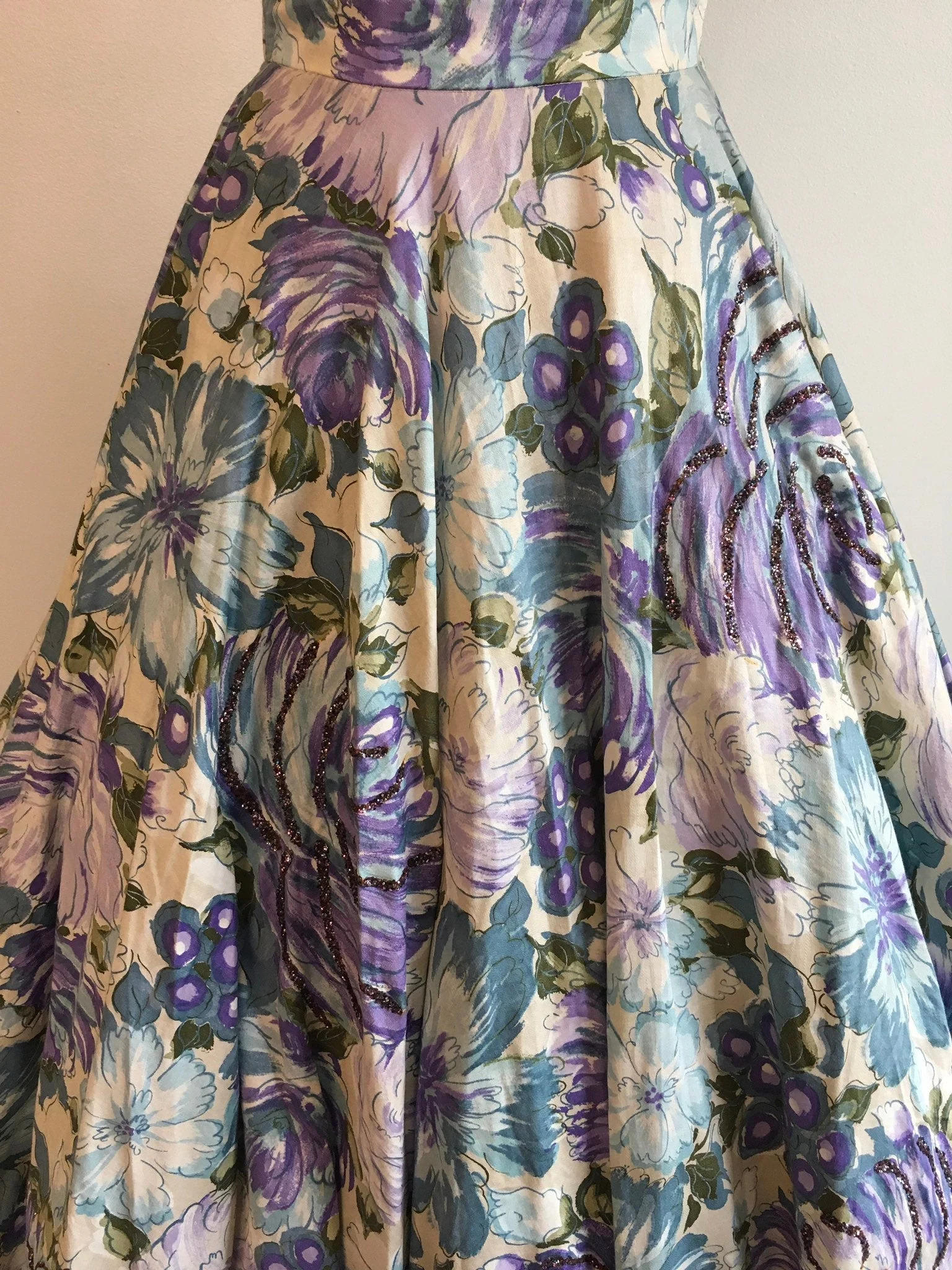 50's Lavender Novelty Print Floral Grapes Circle Skirt by Wilroy - Image 4