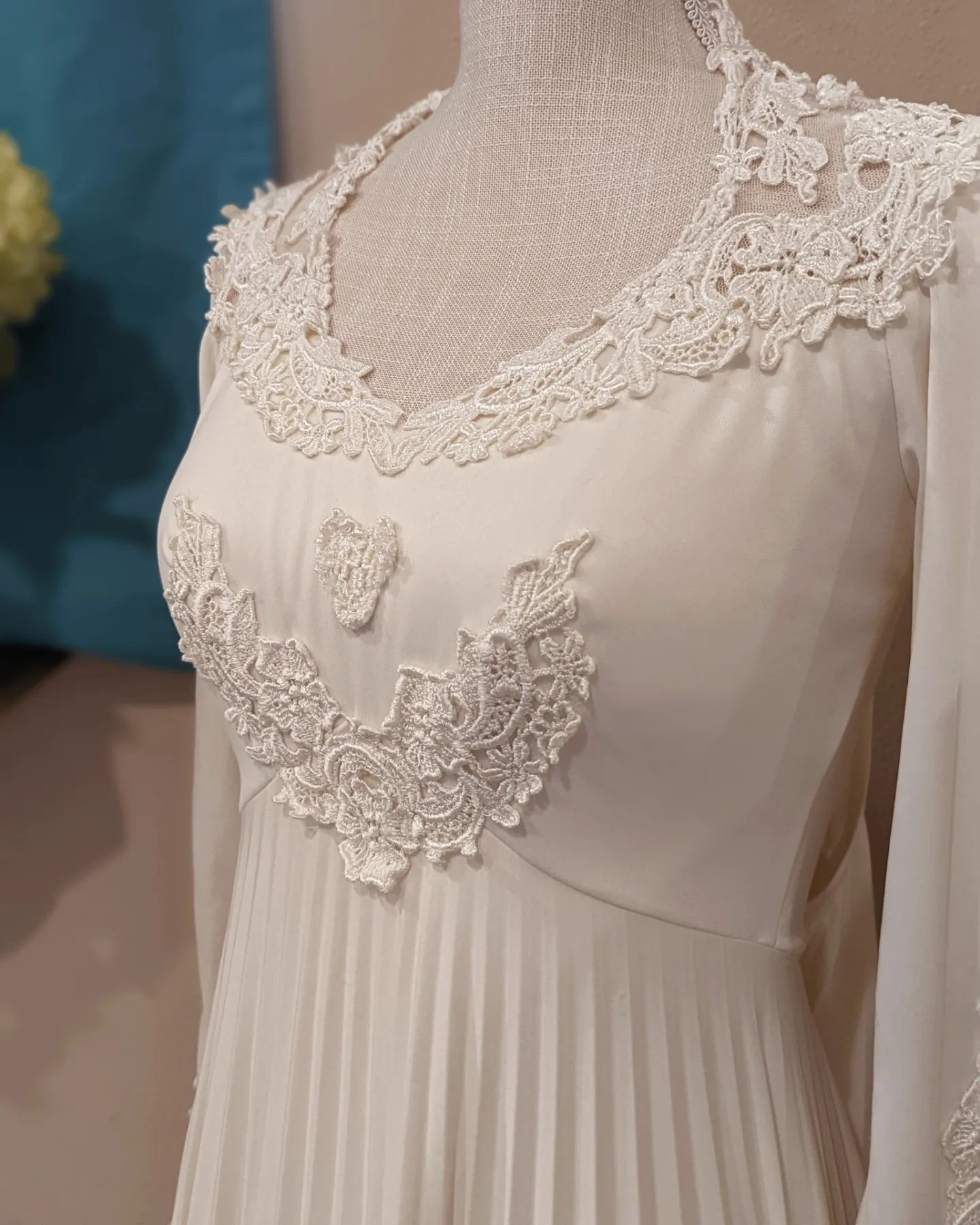 70s 70s Accordion Pressed Pleated Wedding Dress - Image 6