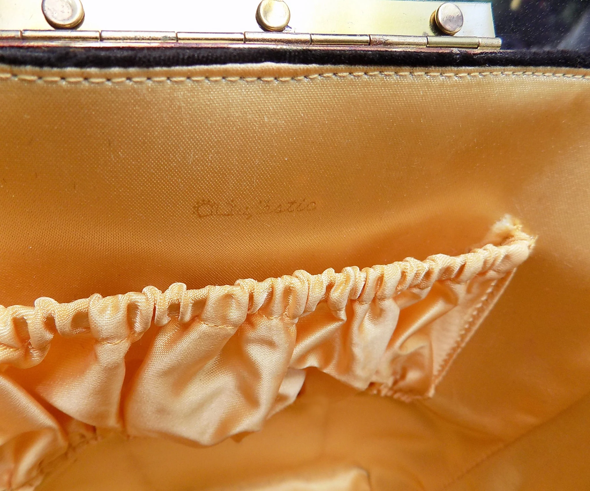 50s Majestic Plastic and Velvet Purse Featuring Gold Tone "cage" Mint Interior Missing One Rivet Elegant Chic Black - Image 6