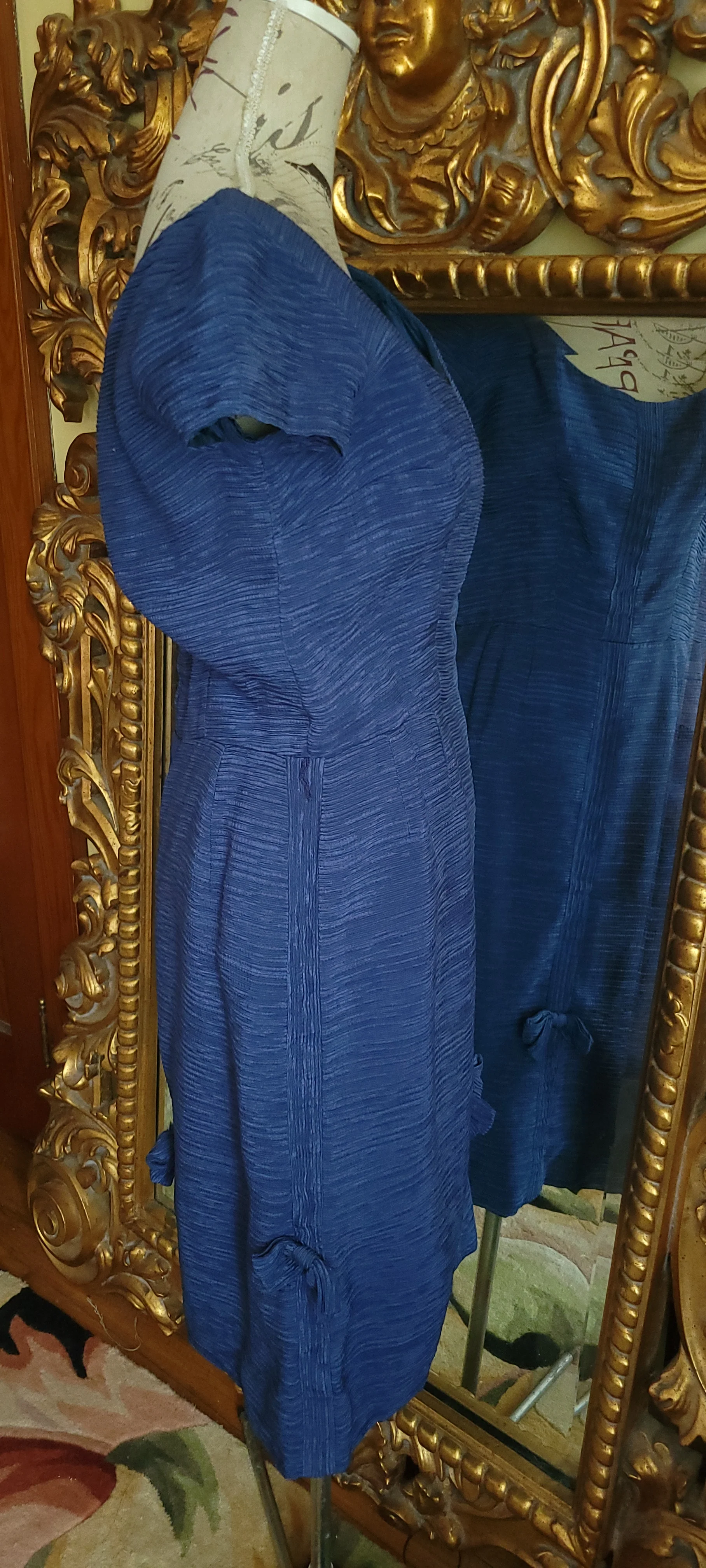 50s Navy Blue Textured Silk Wiggle Dress With Bows By Sophie for Saks Fifth Avenue - Image 4