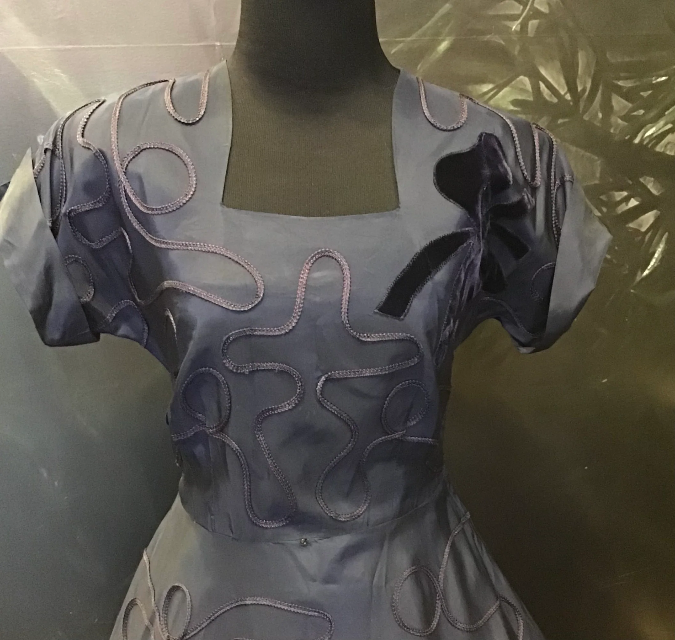 50s Navy Dress With Velvet Details - Image 4
