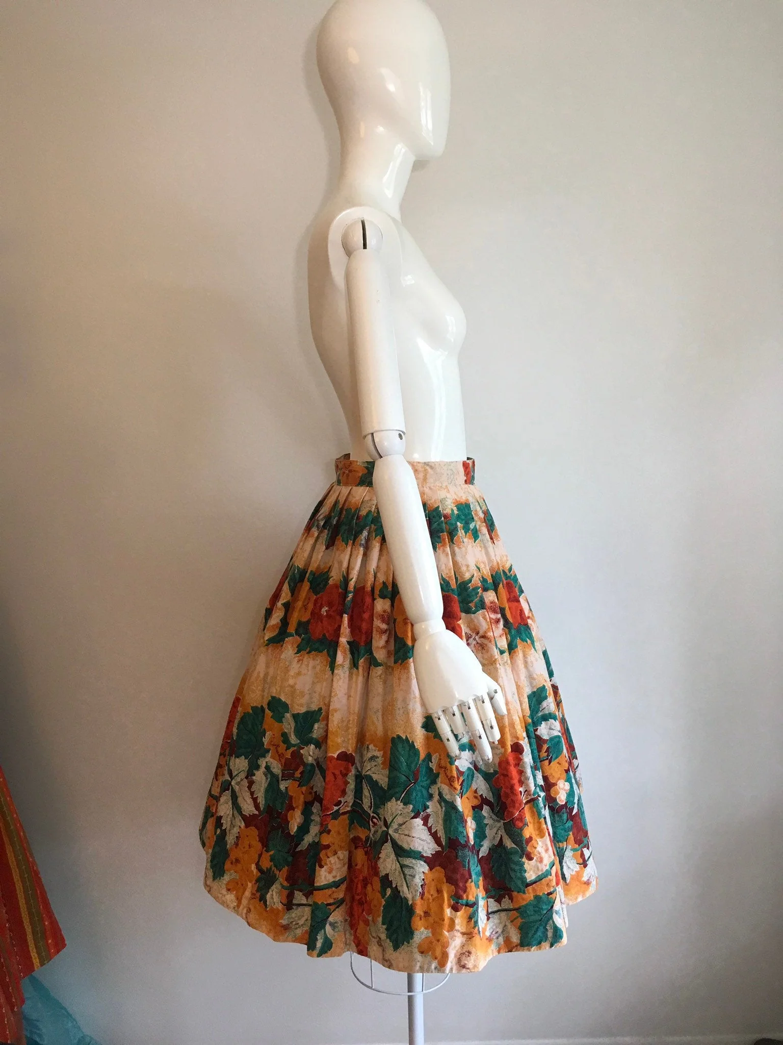50's Orange and Teal Grapevine Novelty Print Skirt - Image 4