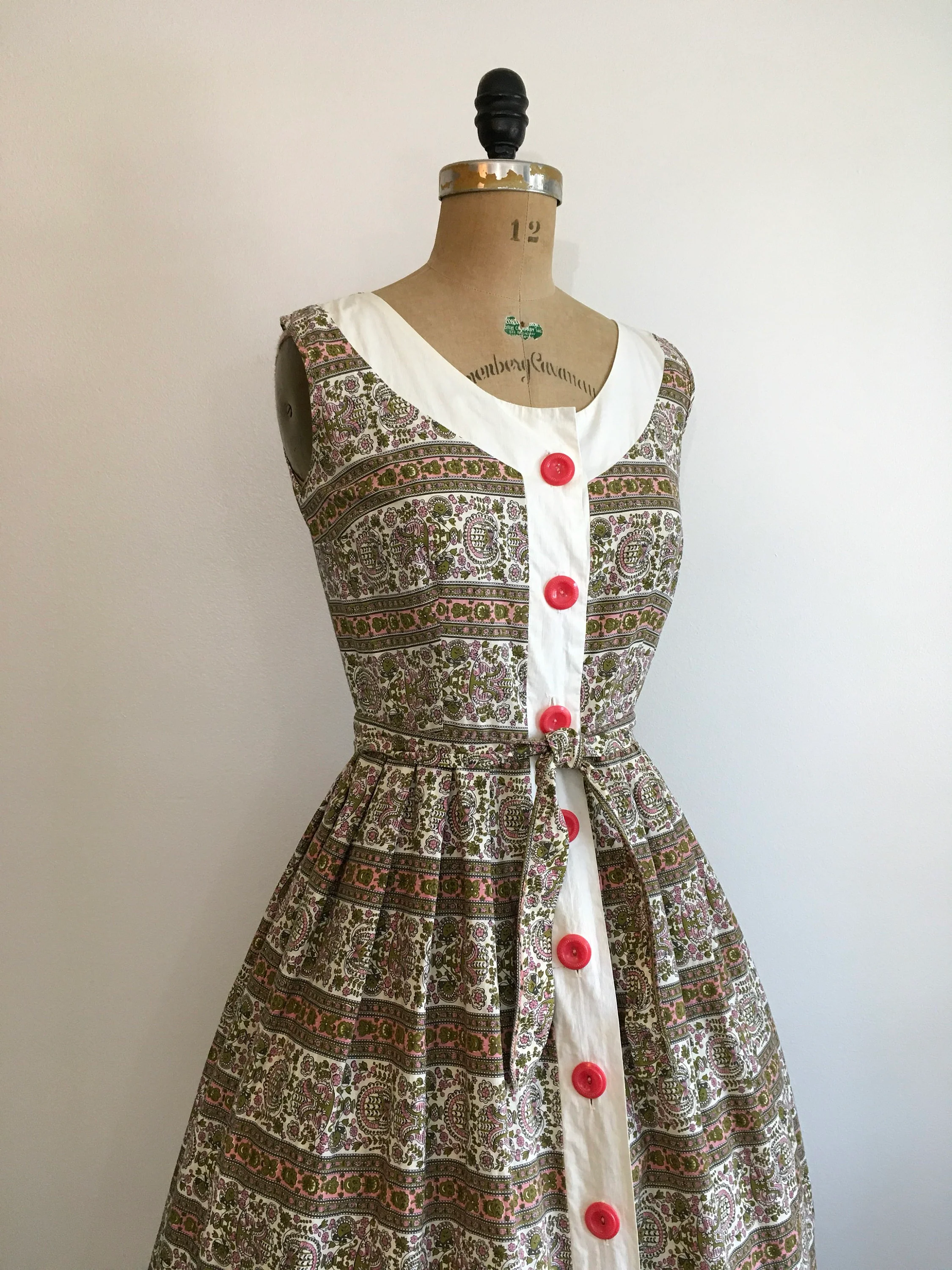 50's Paisley with Red Button Up Sundress and Cream Trim - Image 4