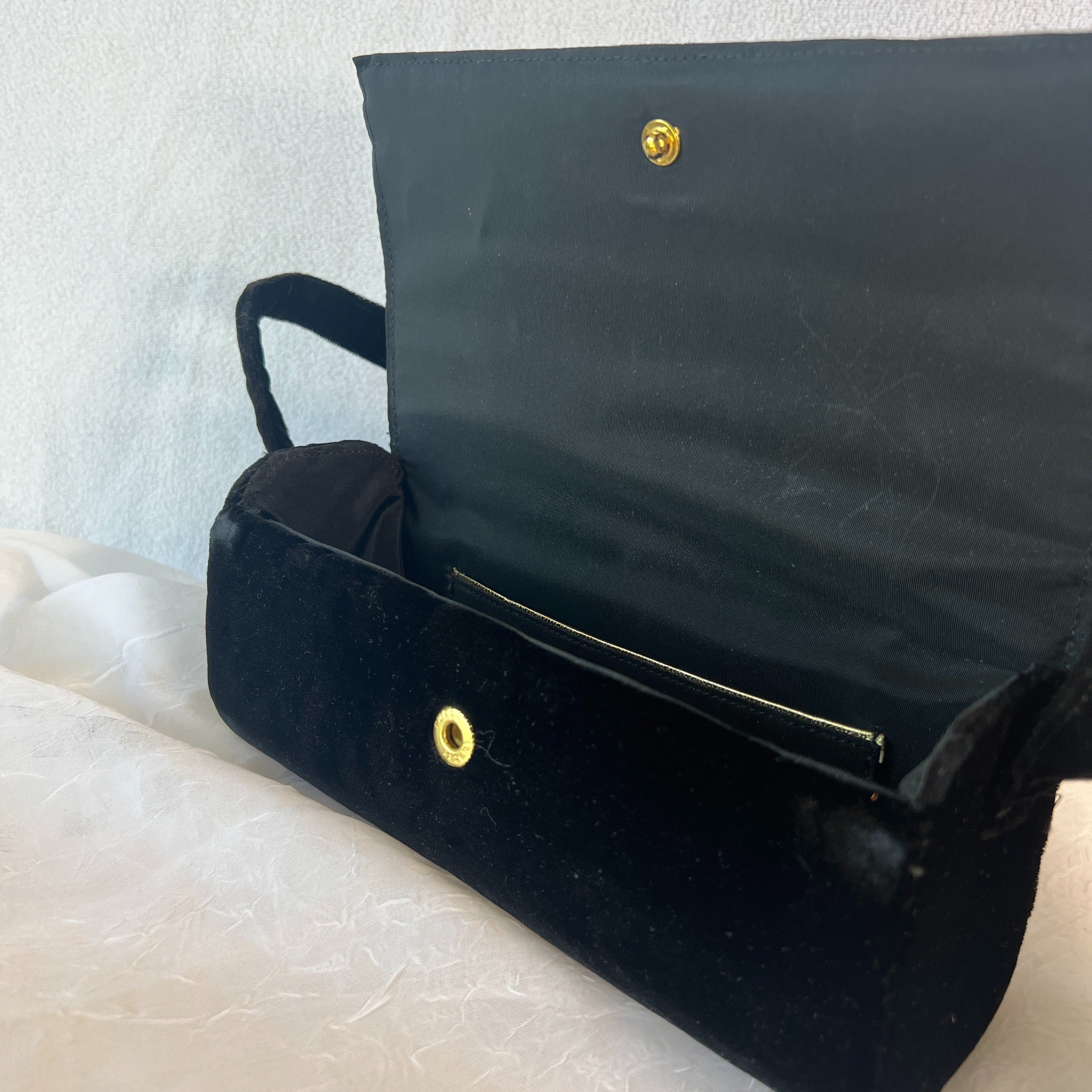 50s Pearlescent Beaded Black Velvet Purse by Jolles Original - Image 10