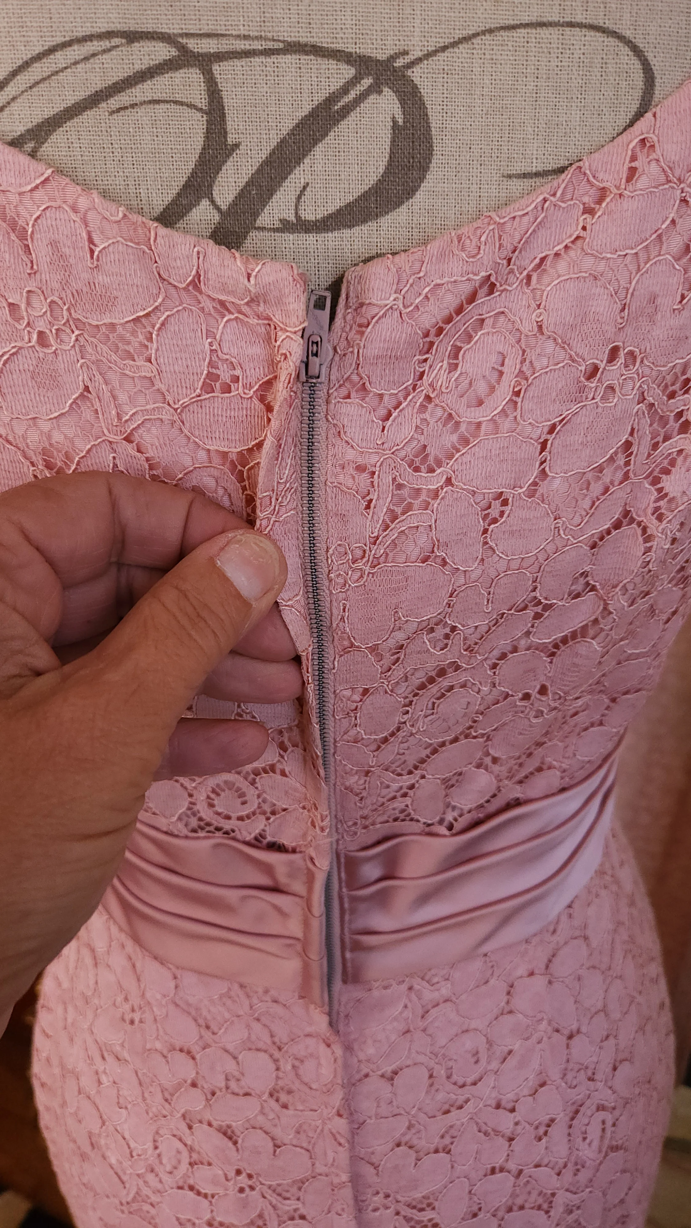 50s Pink Lace Wiggle Dress And Jacket - Image 8