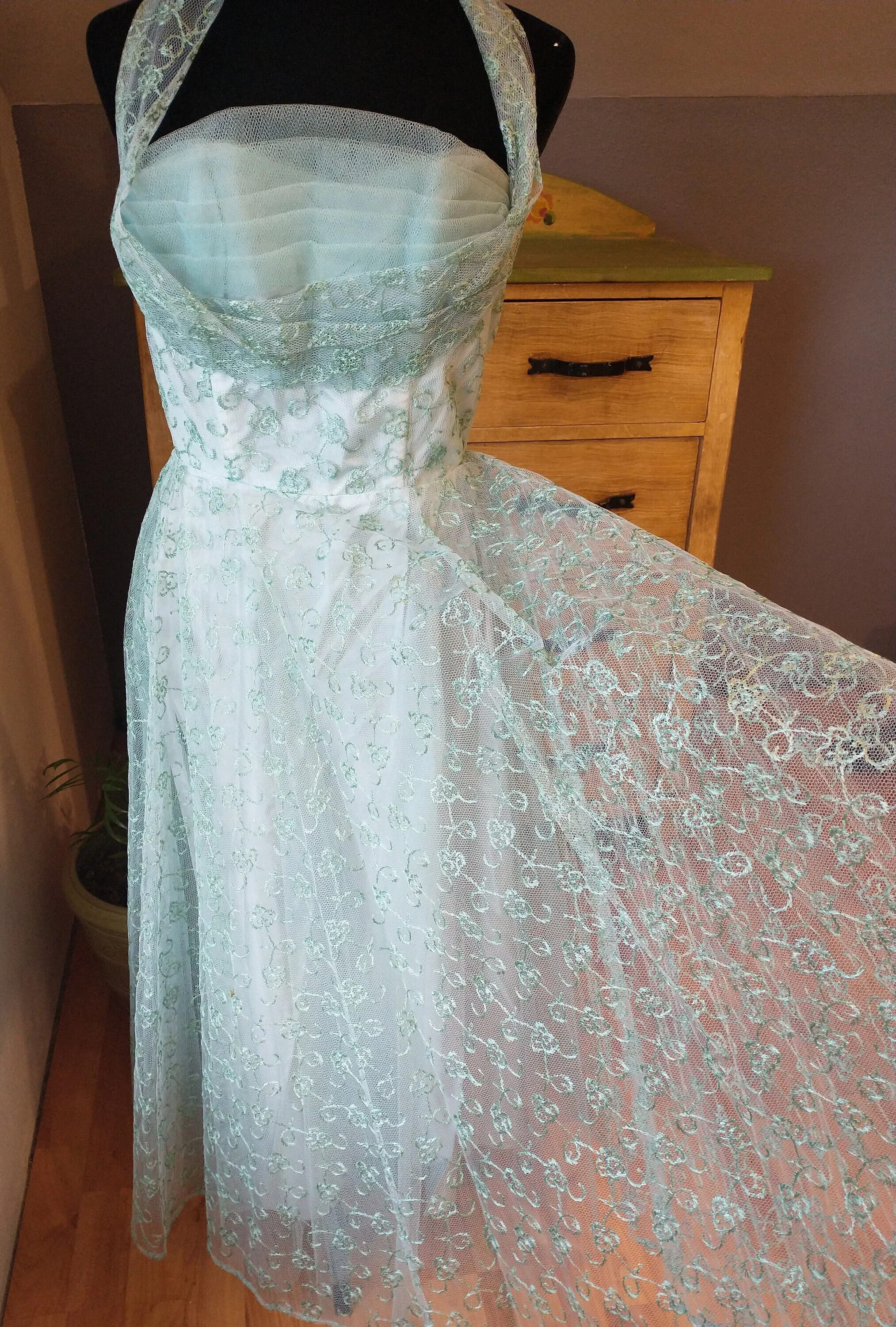 50s Prom Gown Pale Green Halter Strap Open Back Taffeta Skirt and Tulle Overlay Women's Small - Image 3