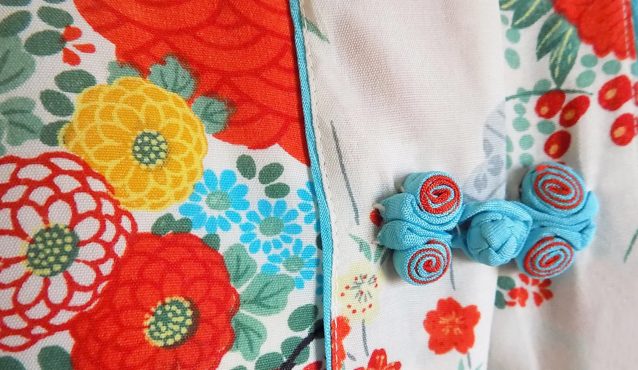 50s Rayon Pj Top with Pocket and Frog Closures Red and Turquoise Turquoise Edging and Frogs - Image 3