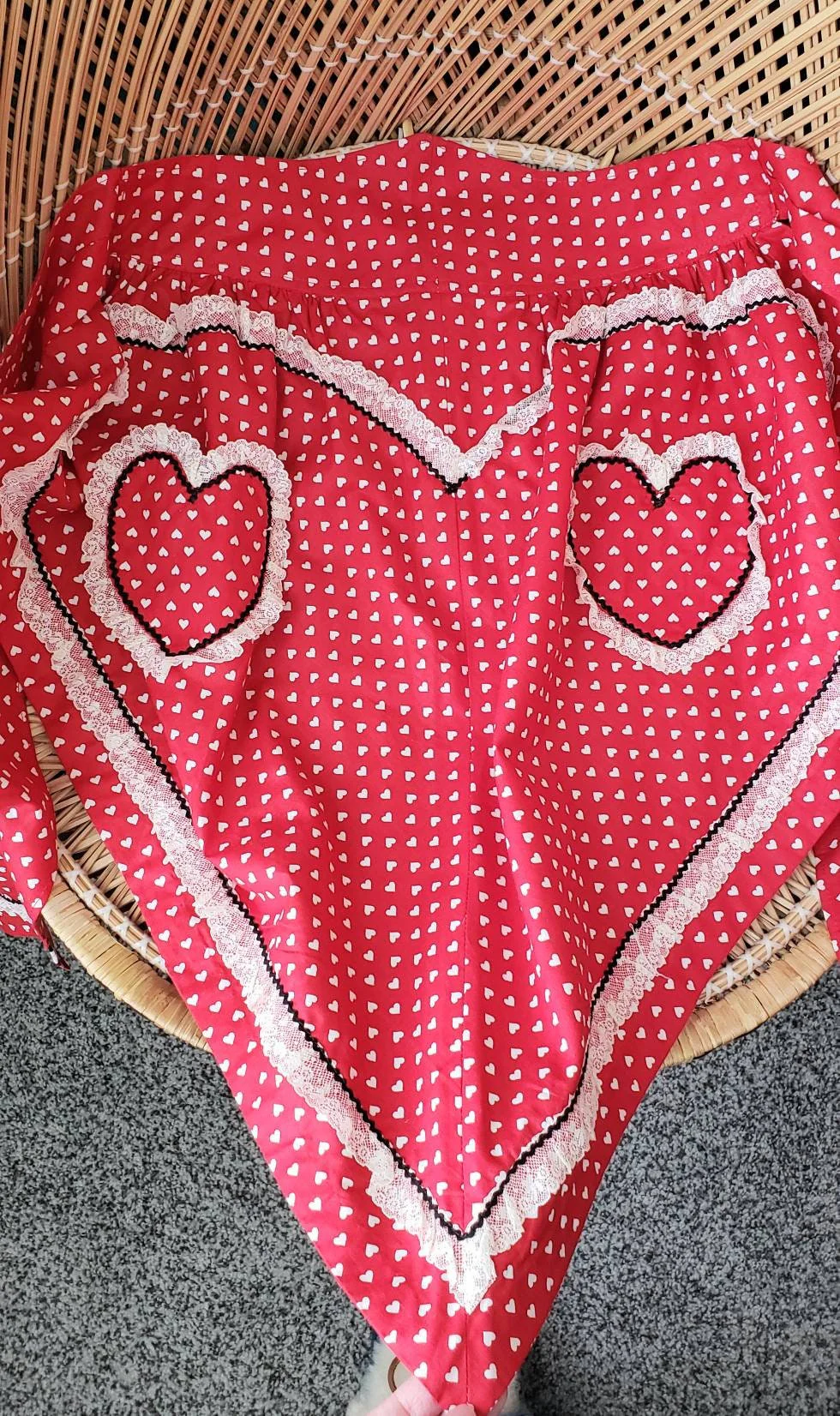 50s Red Heart Apron with Heart-Shaped Pockets Vintage - Image 8