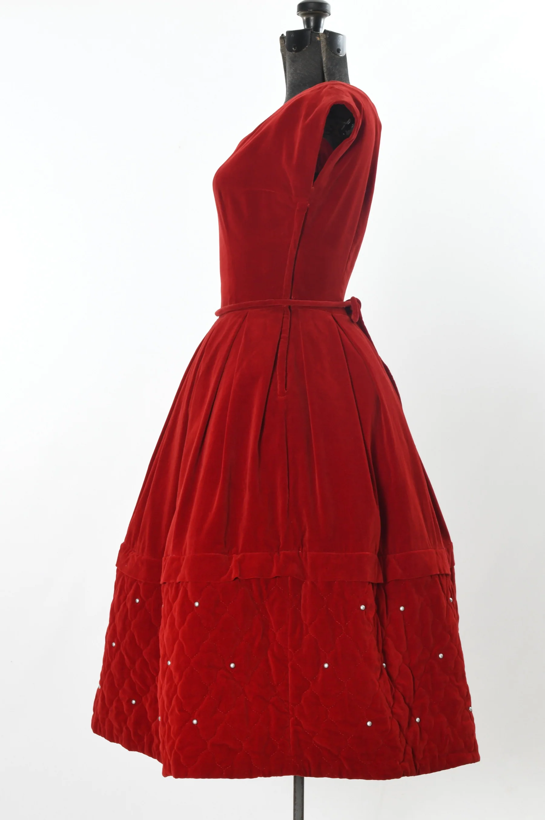 50s Red Velvet Quilted Quilted Full Skirt Party Dress - Image 6