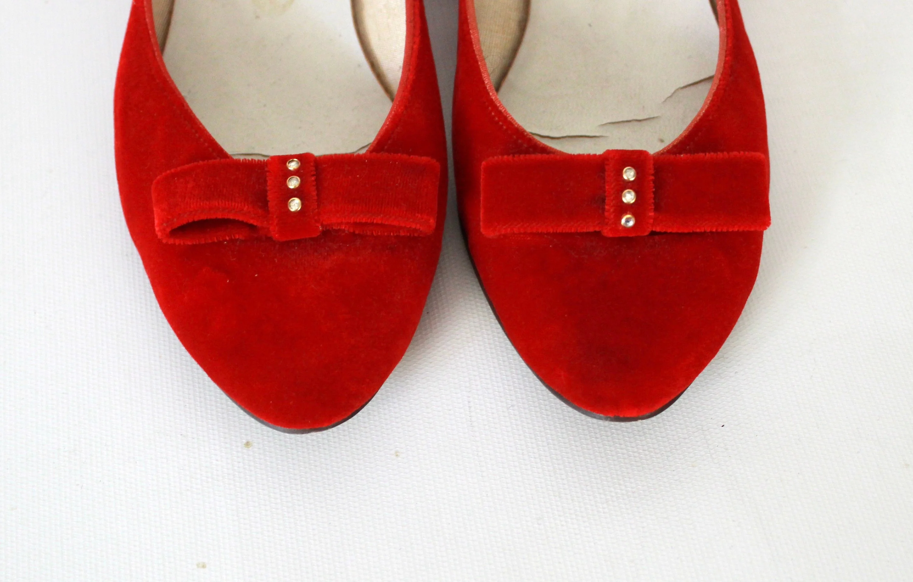 50s Red Velvet Shoes - Image 2