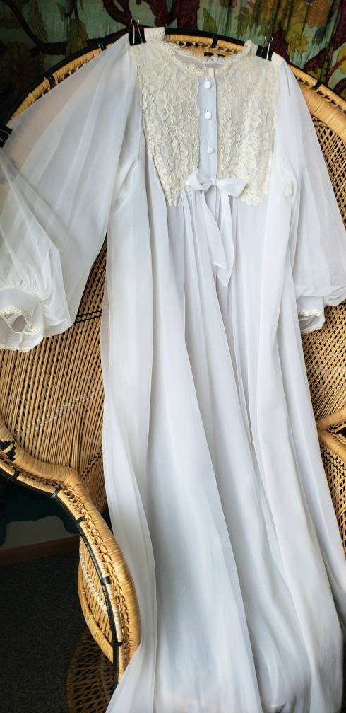 50s Romantic Sheer White Robe Sm/md - Image 2