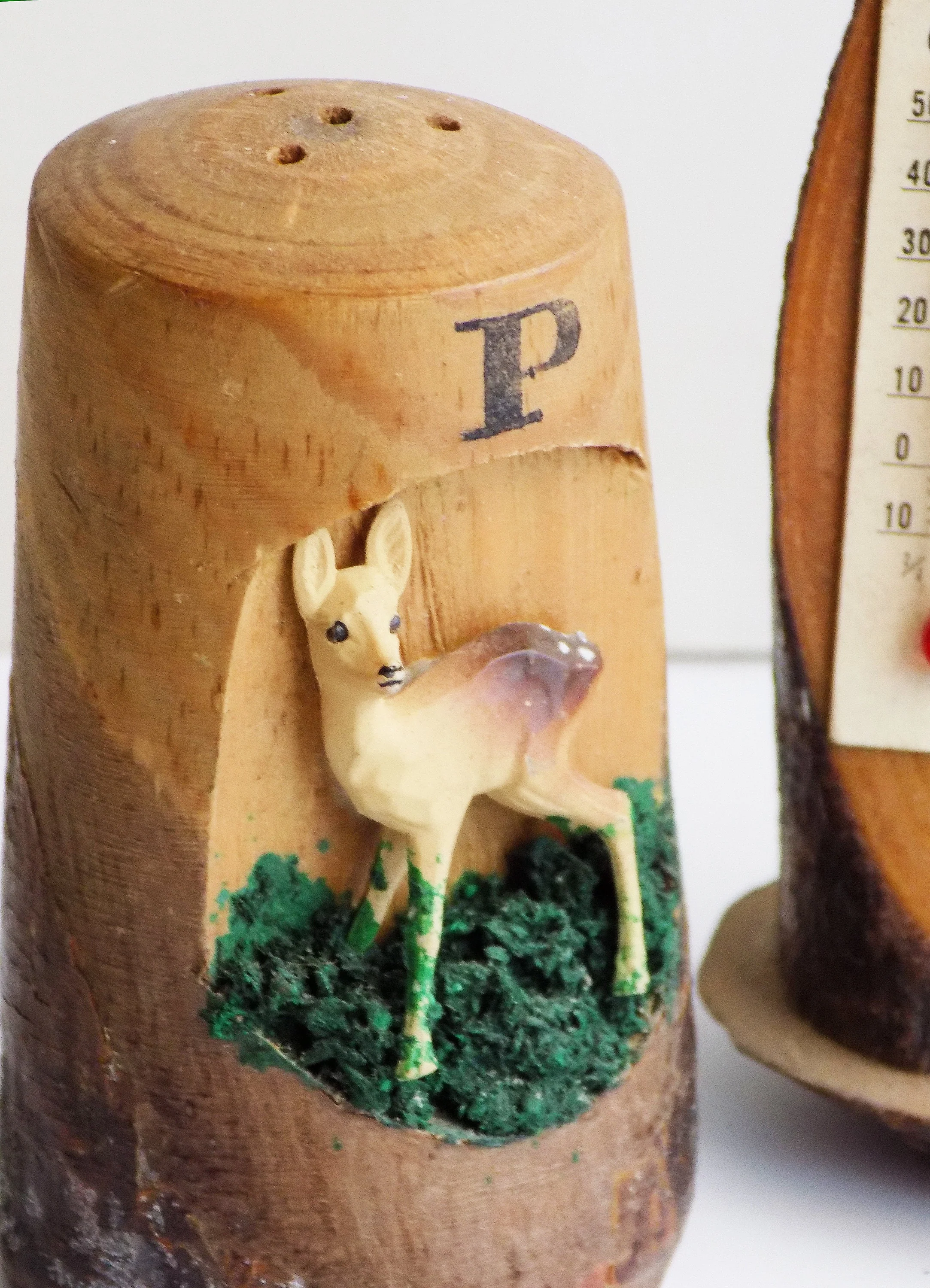 50s Salt and Pepper Souvenir Set with Thermometer and Toothpick Holder From Algonquin Park Canada Made In Japan - Image 5