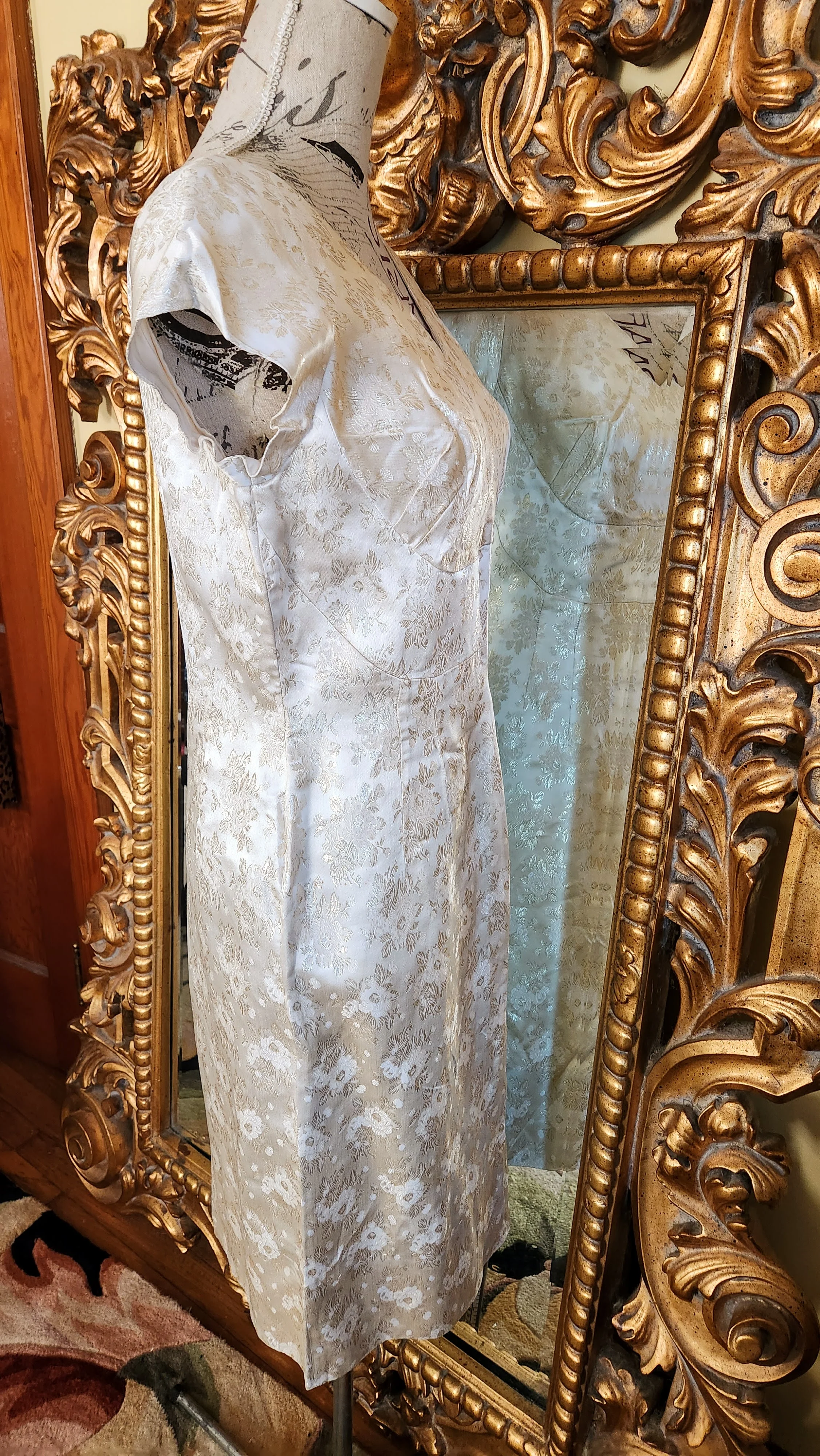 50s Sexy Gold And White Silk Brocade Wiggle Dress By Ferman-O'grady - Image 3