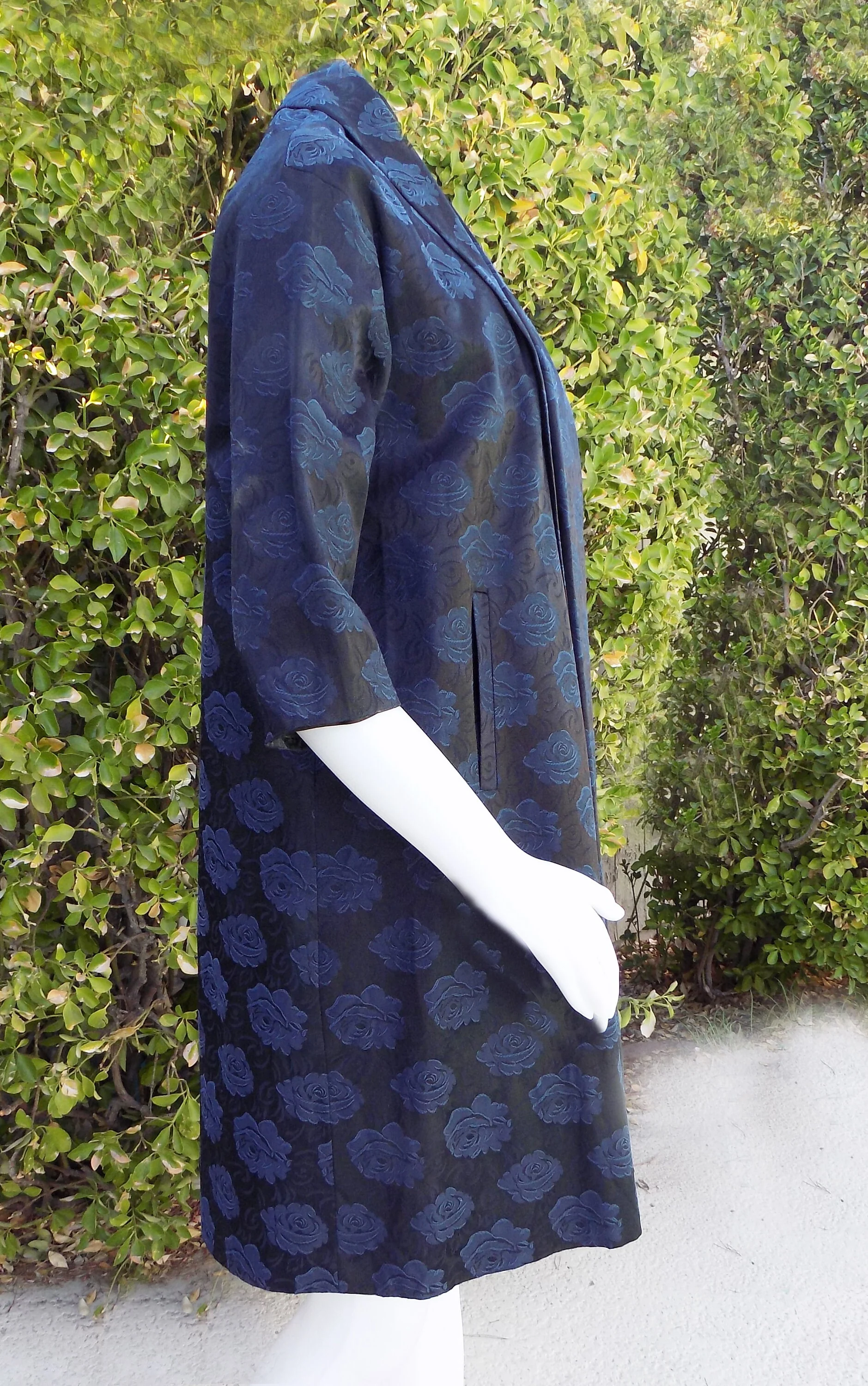 50s Shawl Collar Dress Coat Roses Navy Blue Satin Rayon 34 Sleeve - Image 2
