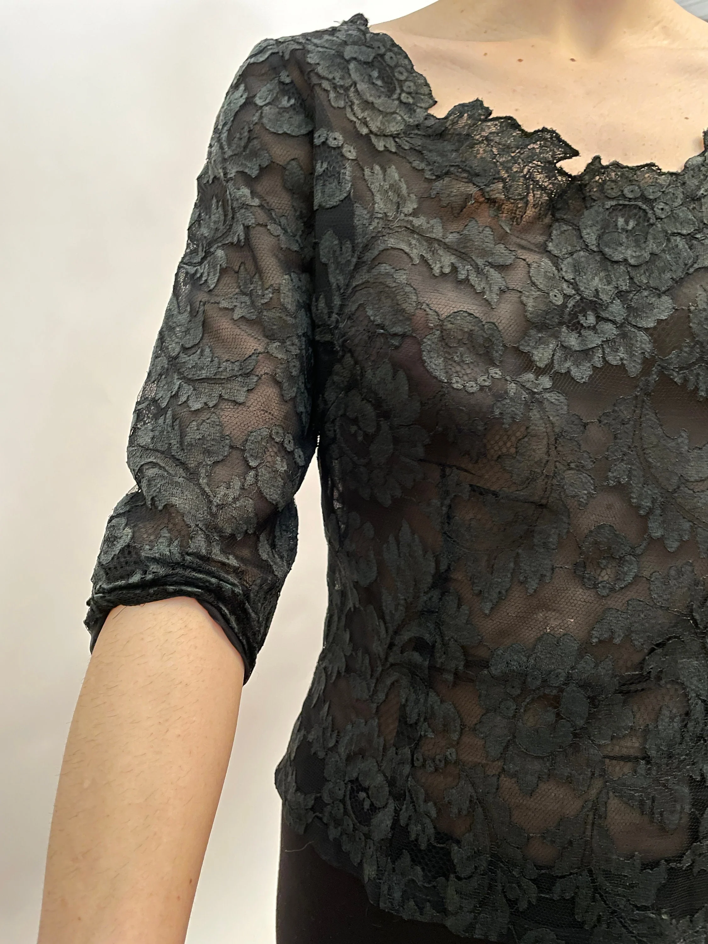 50s Sheer Black Lace Top Floral Pattern Beautiful and Elegant 3 4 Sleeve - Image 6