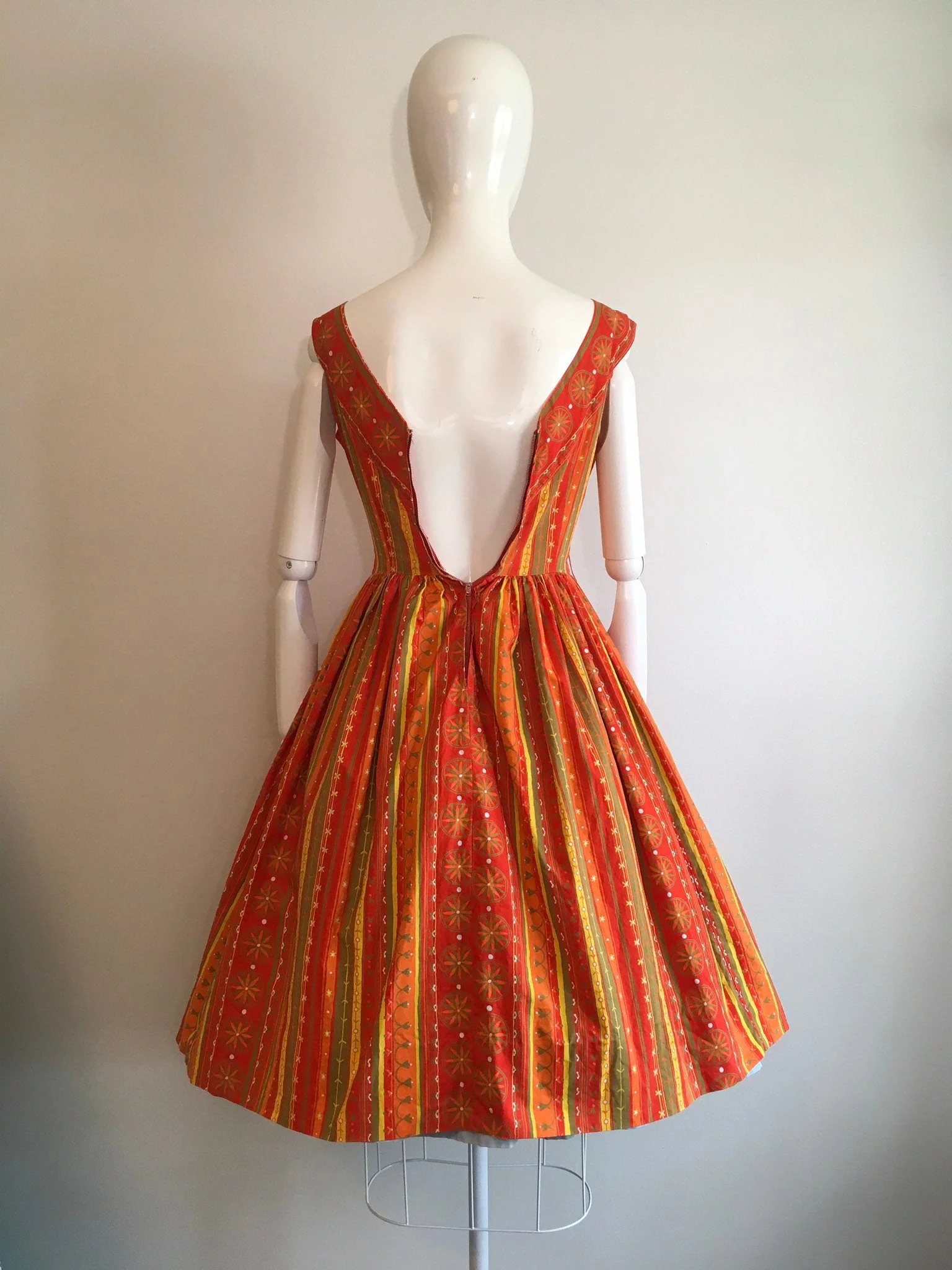 50's Sleeveless Orange Multi Print Summer Dress - Image 2