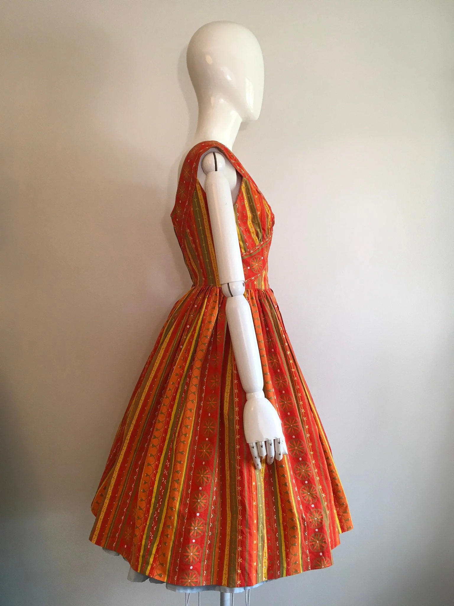 50's Sleeveless Orange Multi Print Summer Dress - Image 3